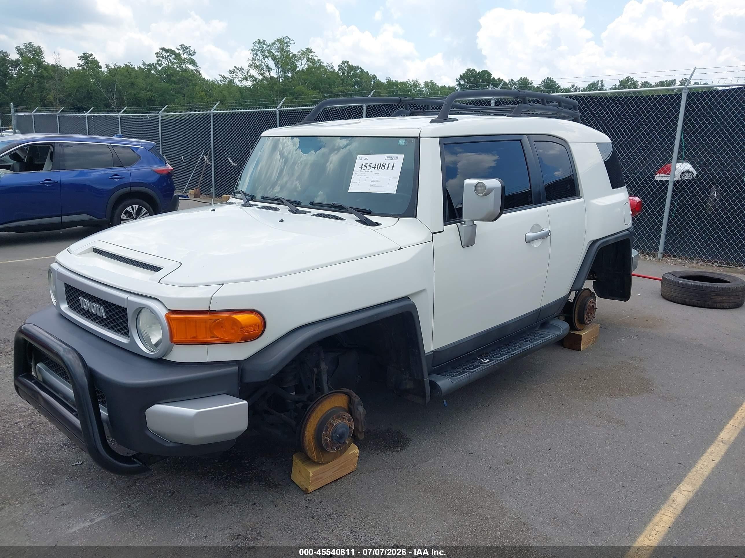 2012 Toyota Fj Cruiser   White vin: JTEBU4BF5CK133833