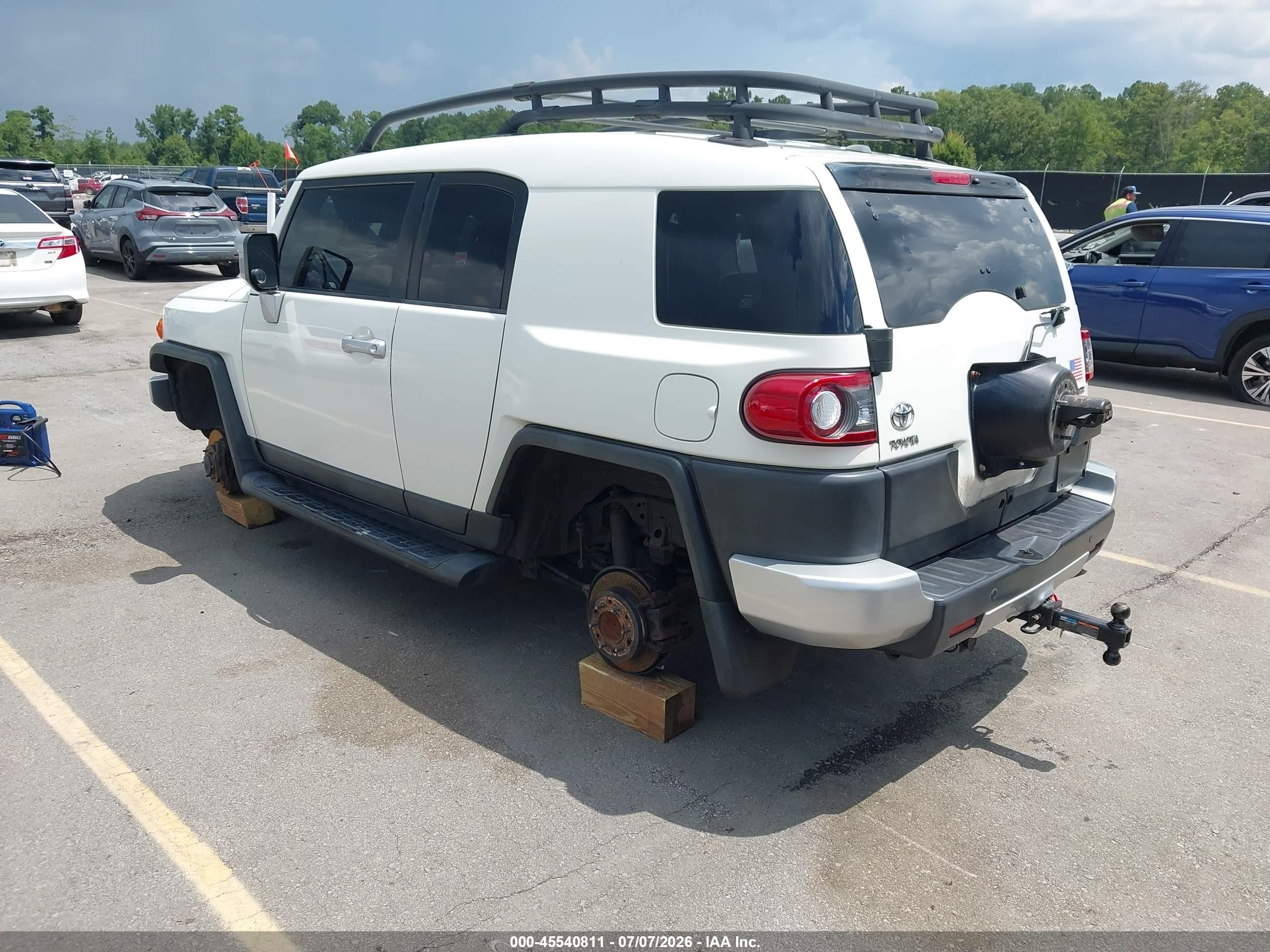2012 Toyota Fj Cruiser   White vin: JTEBU4BF5CK133833
