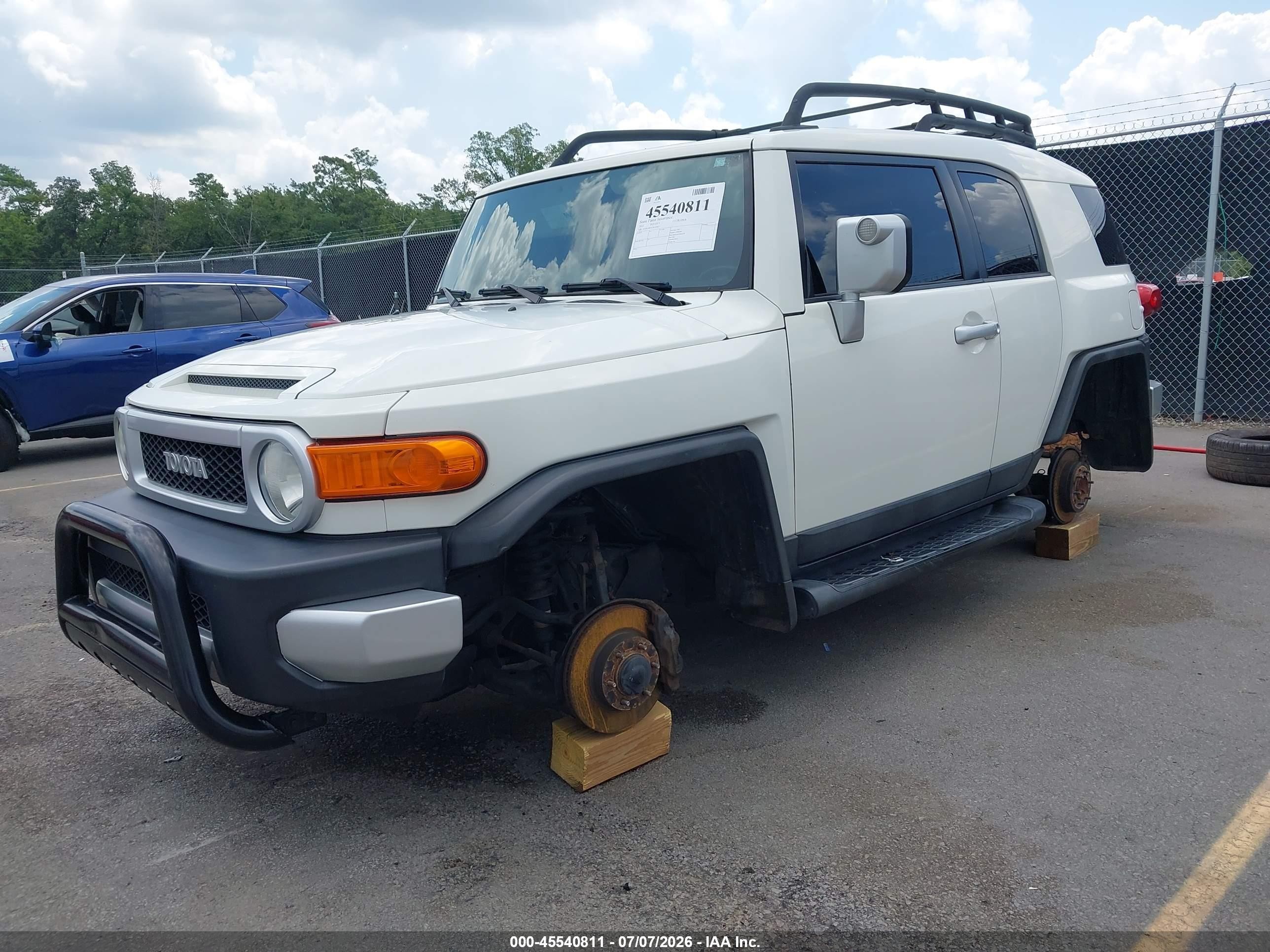 2012 Toyota Fj Cruiser   White vin: JTEBU4BF5CK133833