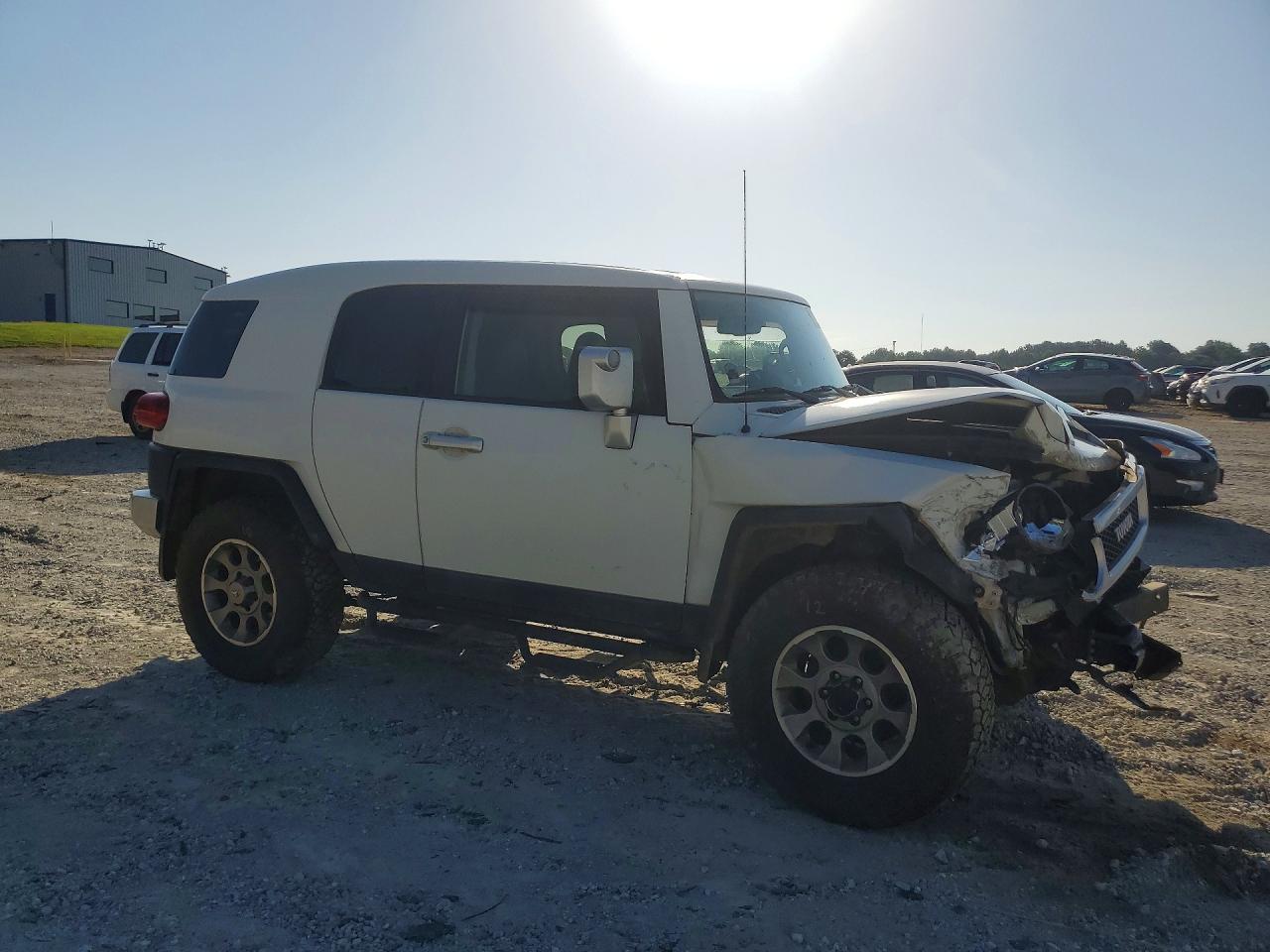 2012 Toyota Fj Cruiser Base White vin: JTEBU4BF5CK137591