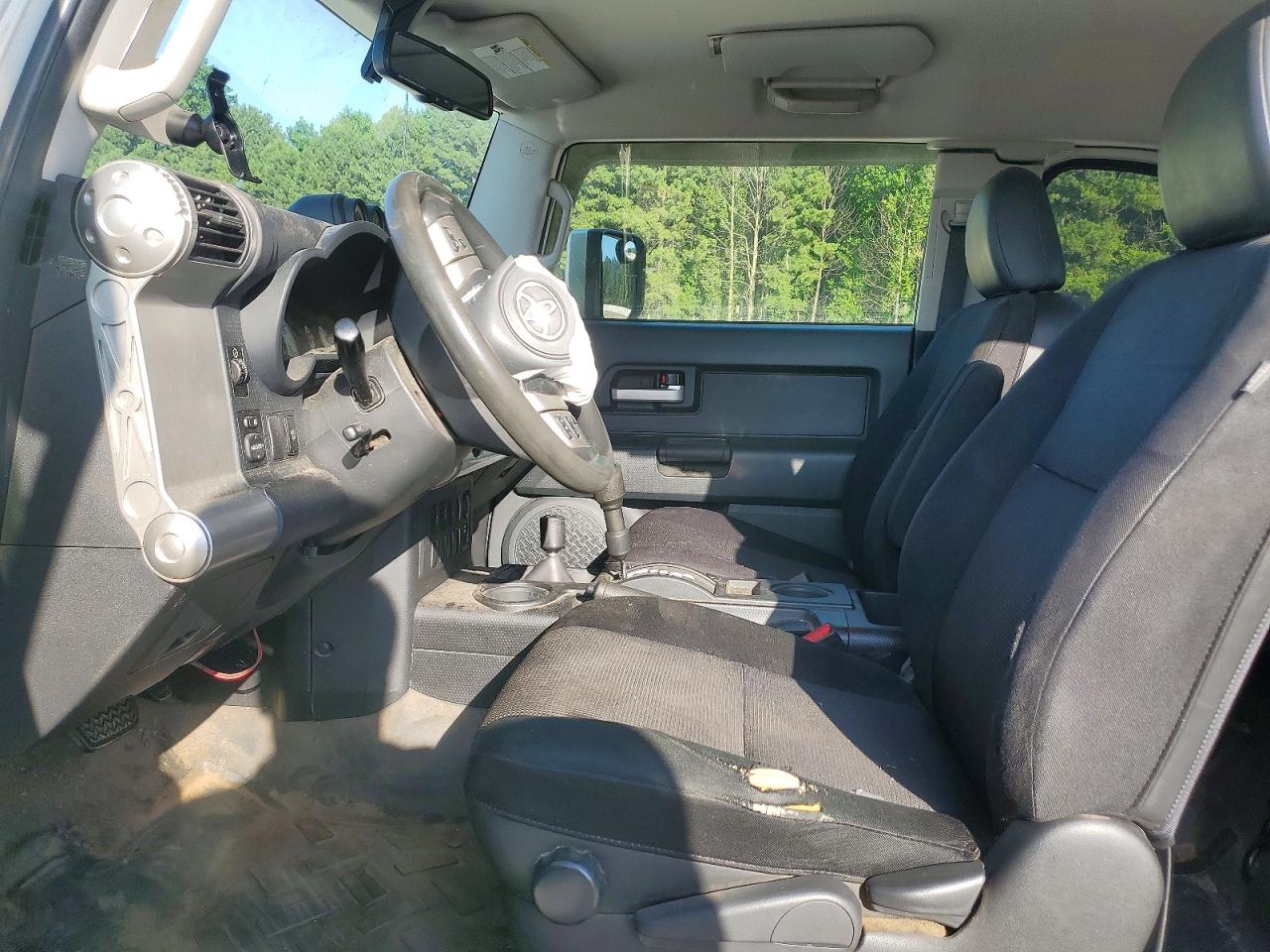 2012 Toyota Fj Cruiser Base White vin: JTEBU4BF5CK137591