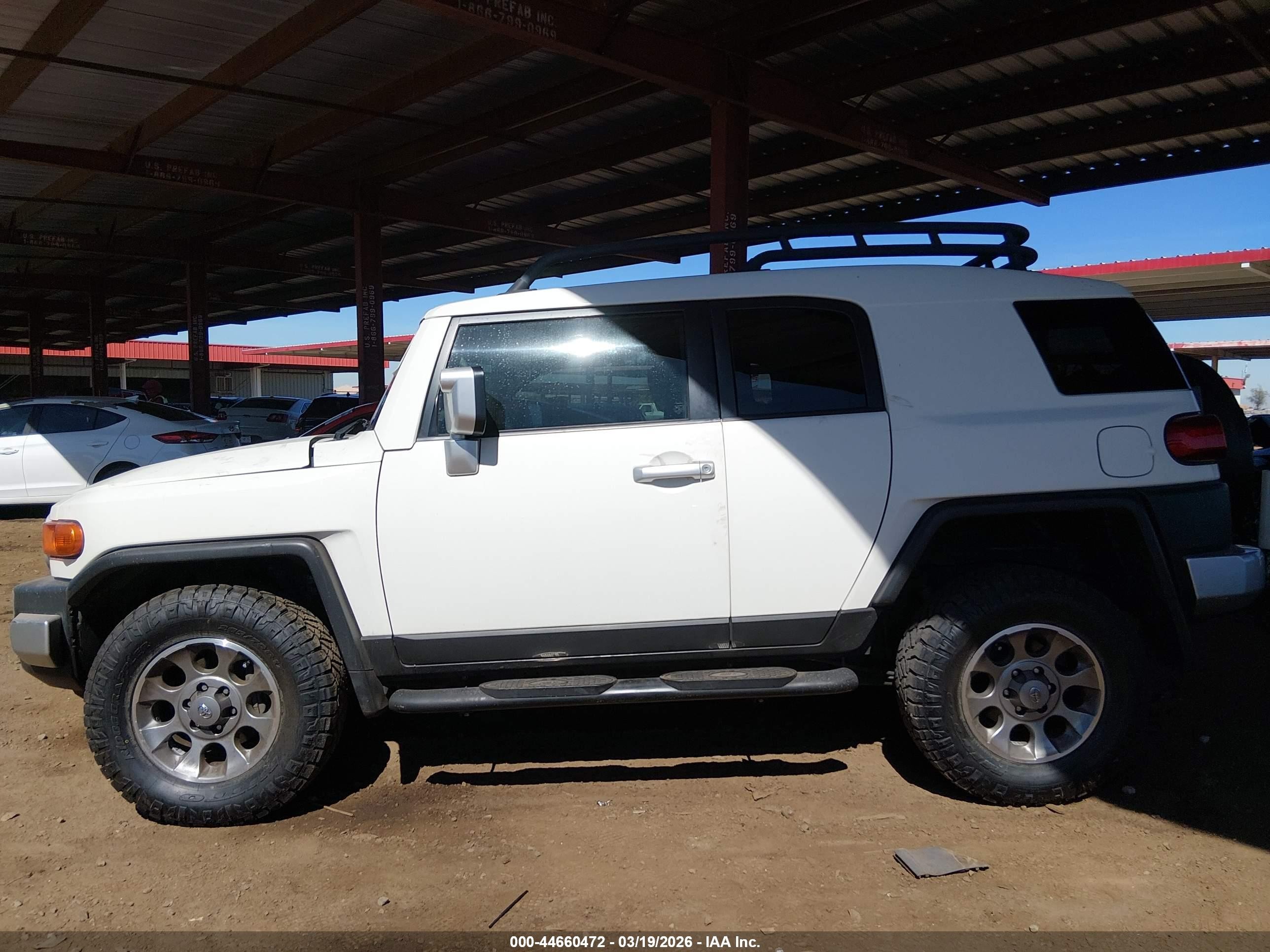 2013 Toyota Fj Cruiser   White vin: JTEBU4BF5DK167255