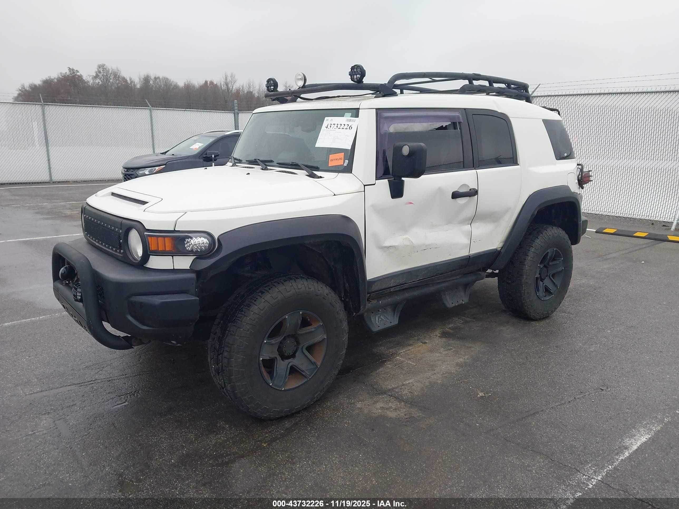 2013 Toyota Fj Cruiser   White vin: JTEBU4BF5DK172486