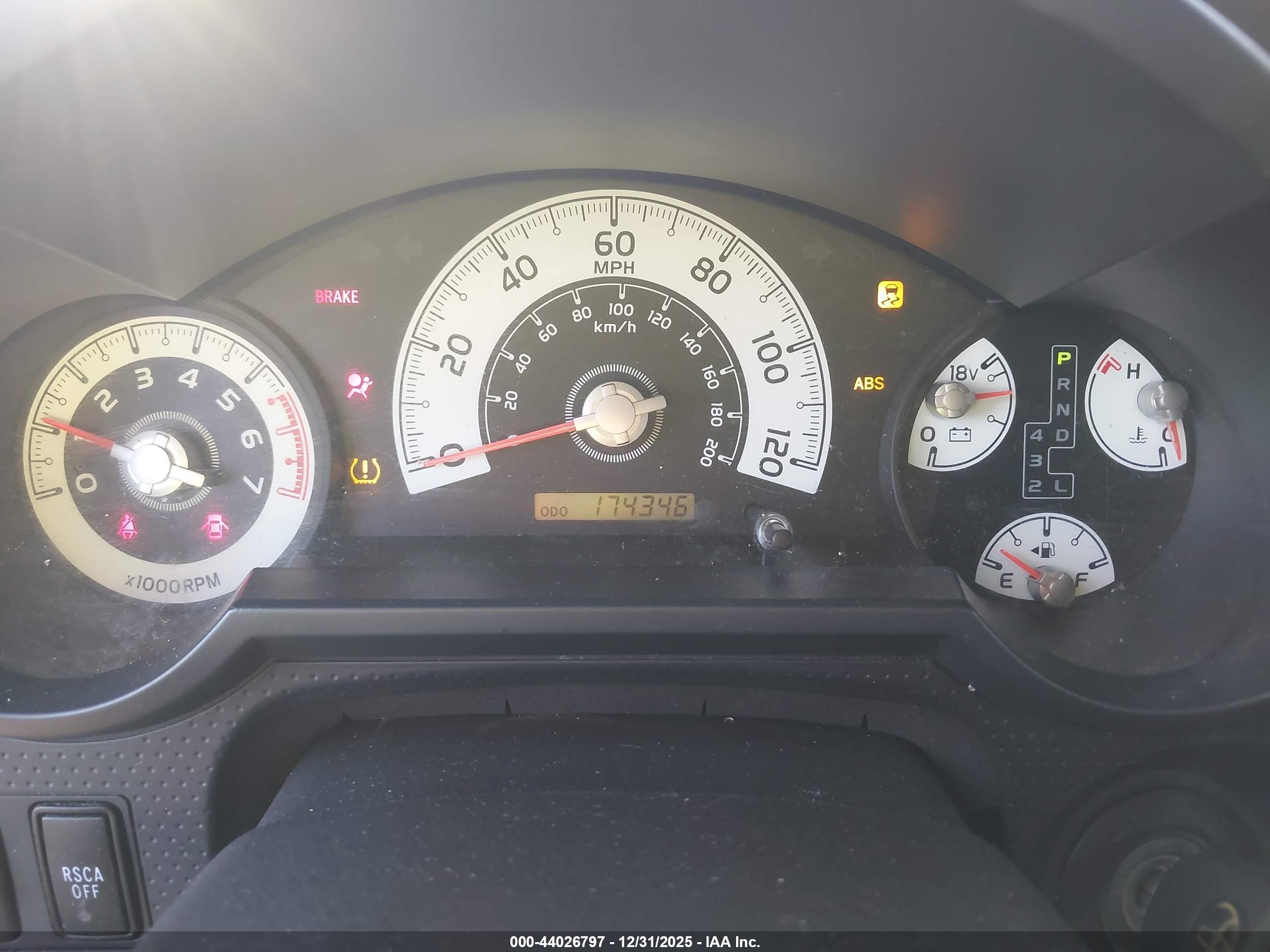 2013 Toyota Fj Cruiser   White vin: JTEBU4BF5DK172827