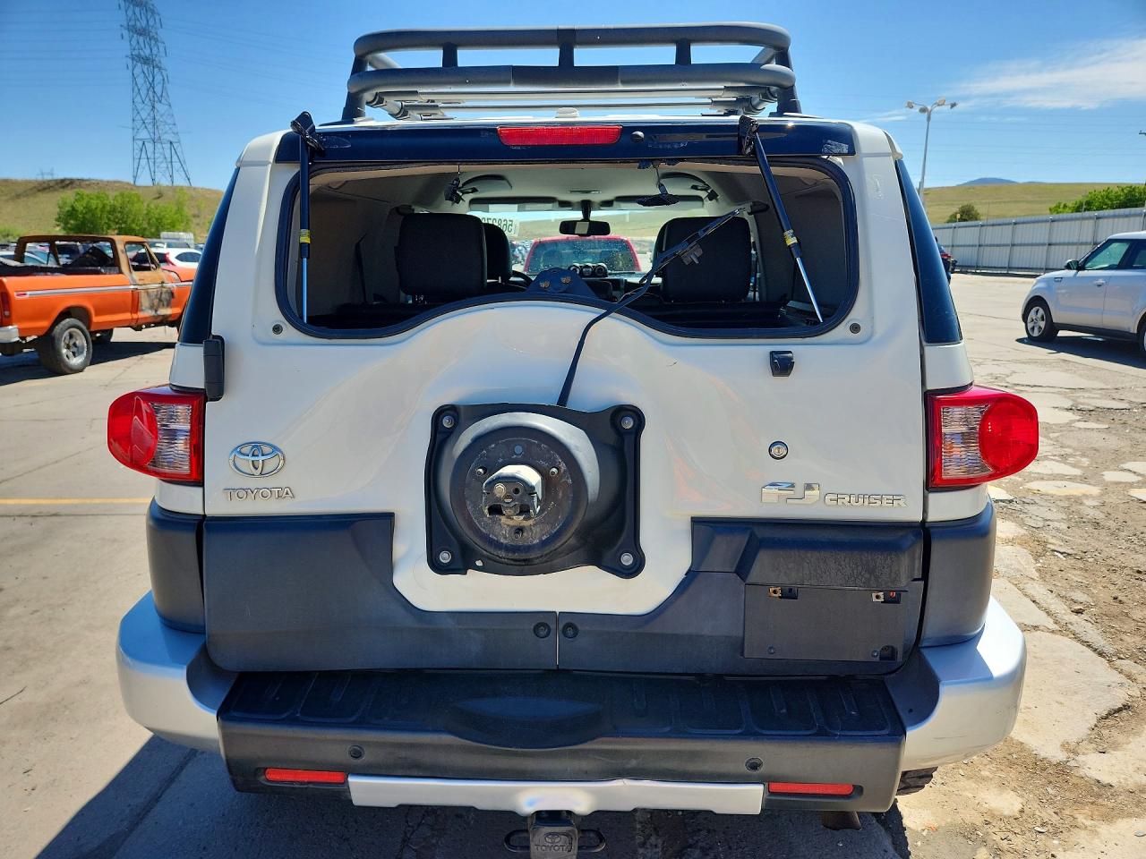 2011 Toyota Fj Cruiser Base Белый vin: JTEBU4BF6BK113394
