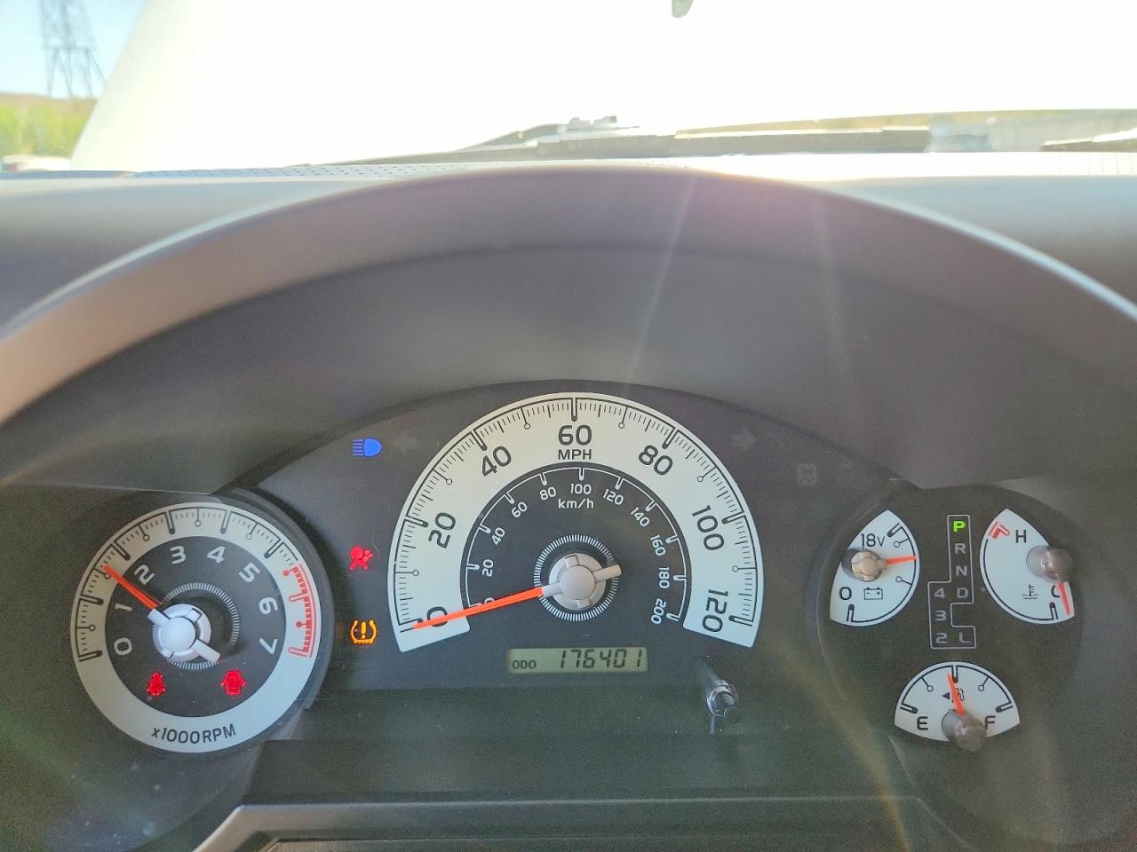 2011 Toyota Fj Cruiser Base Белый vin: JTEBU4BF6BK113394