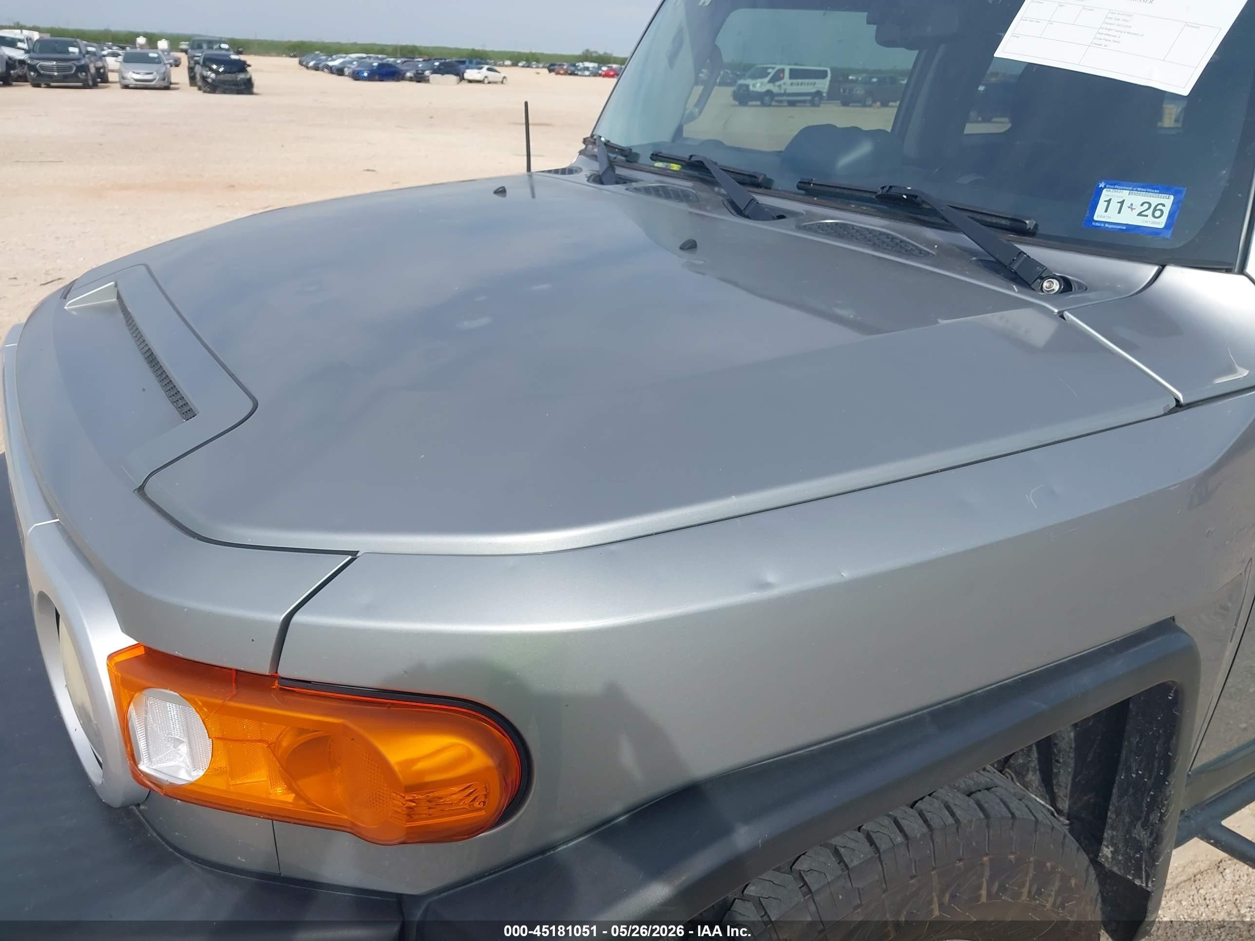 2012 Toyota Fj Cruiser   Silver vin: JTEBU4BF6CK138667