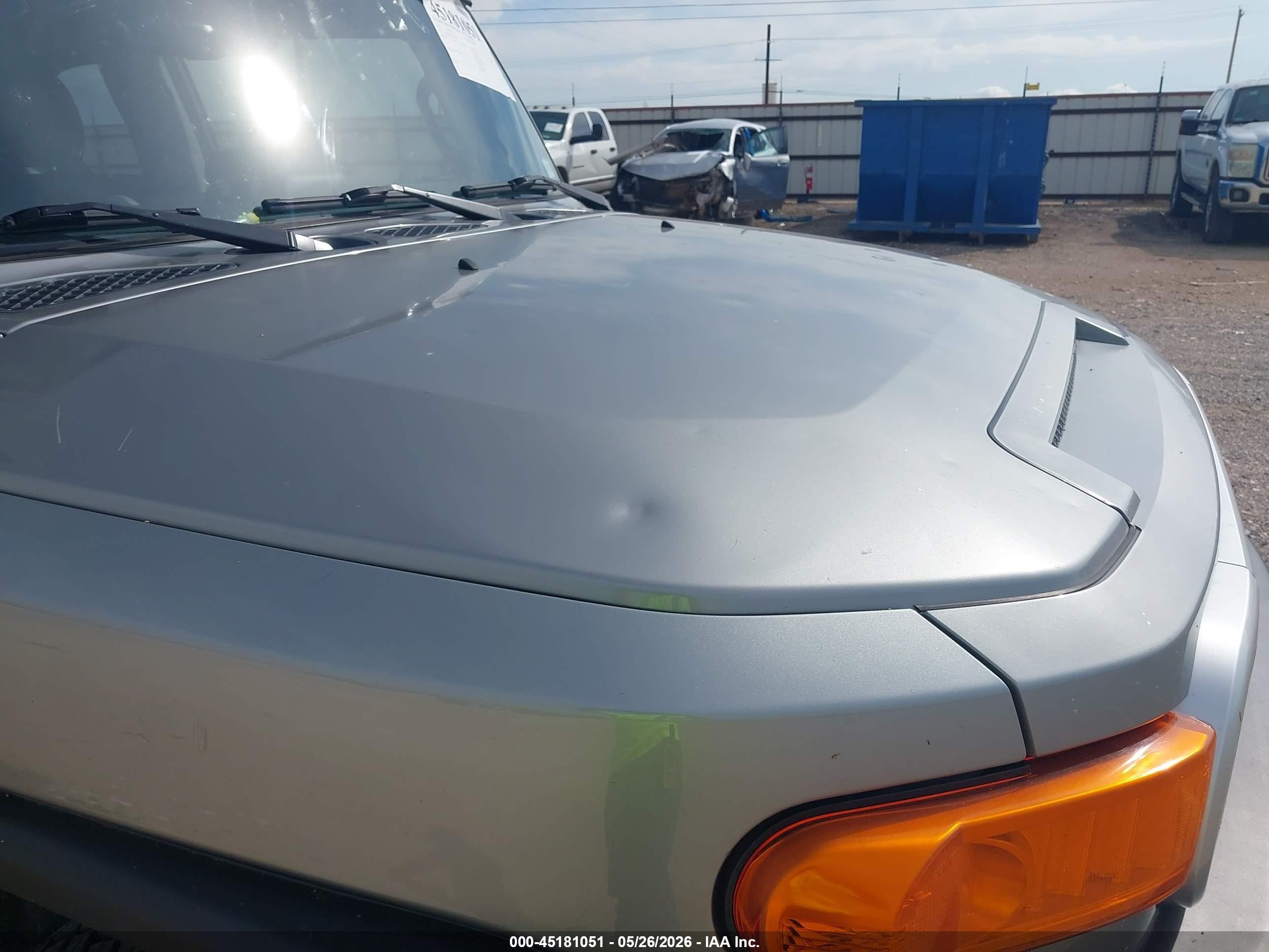 2012 Toyota Fj Cruiser   Silver vin: JTEBU4BF6CK138667