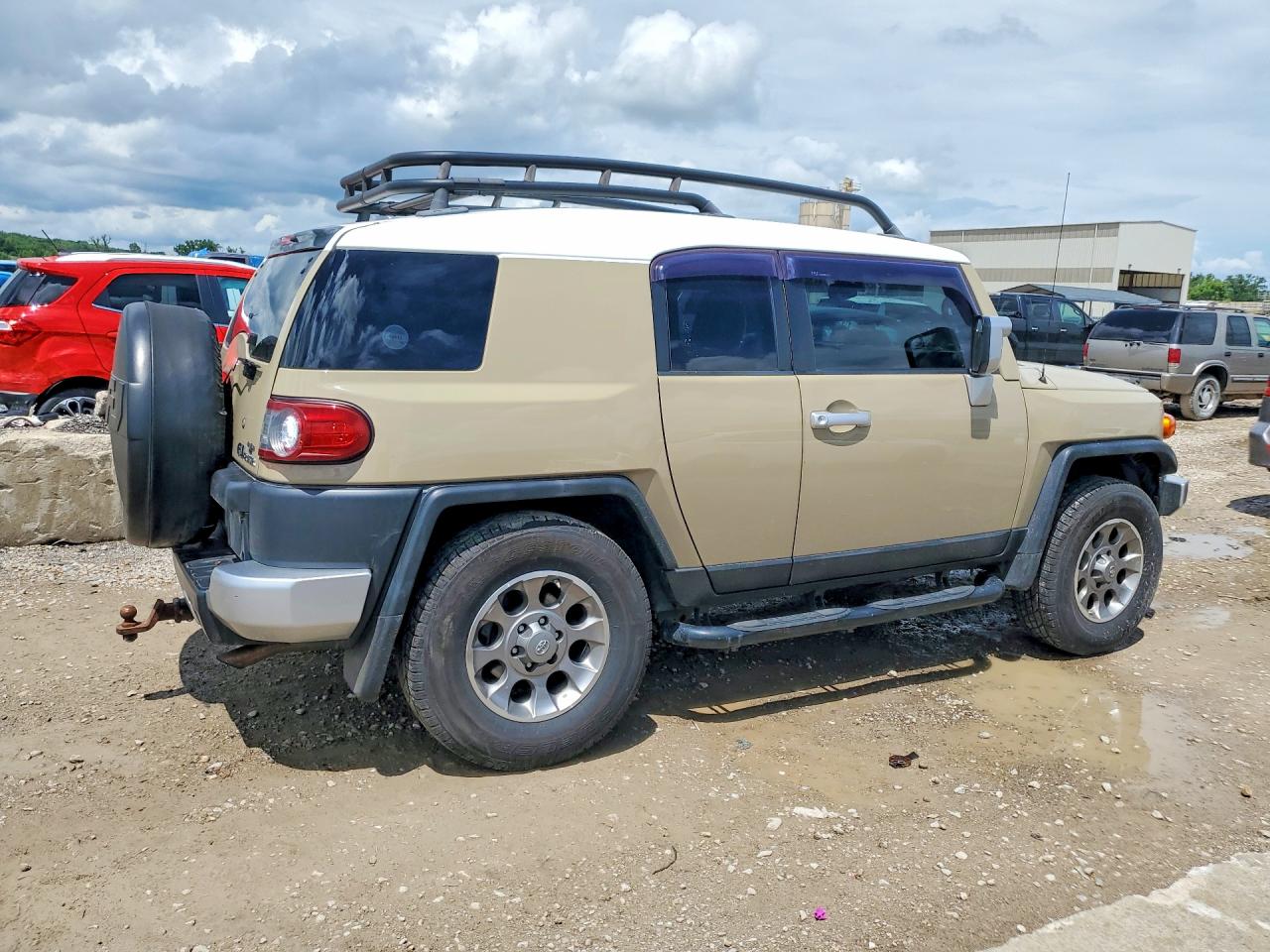 2013 Toyota Fj Cruiser Base Желто-коричневый vin: JTEBU4BF6DK152618