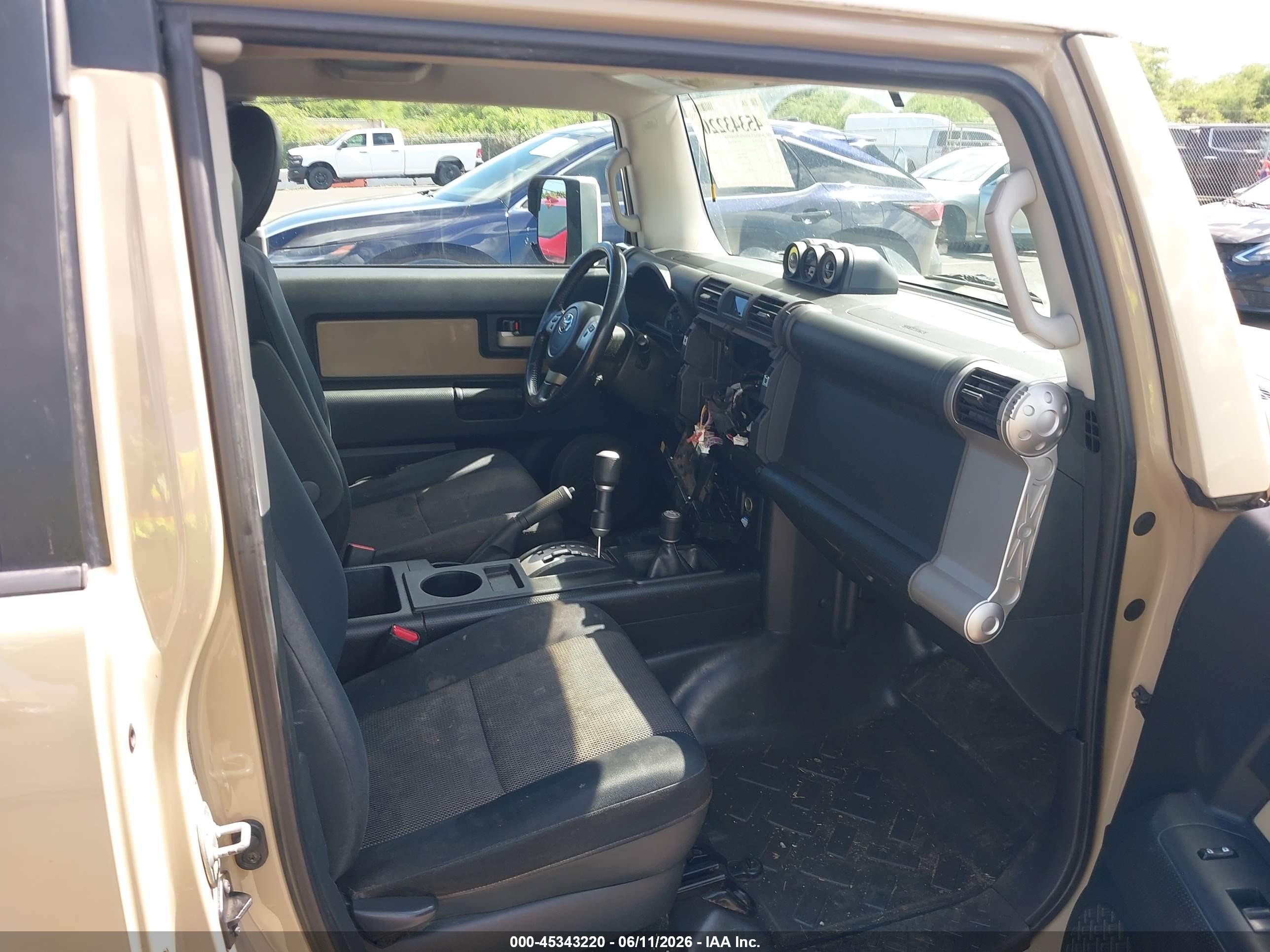2014 Toyota Fj Cruiser   Brown vin: JTEBU4BF6EK187550