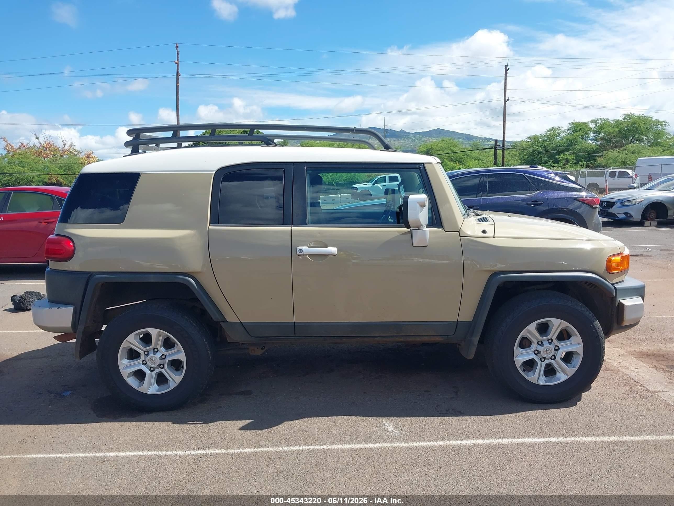 2014 Toyota Fj Cruiser   Brown vin: JTEBU4BF6EK187550