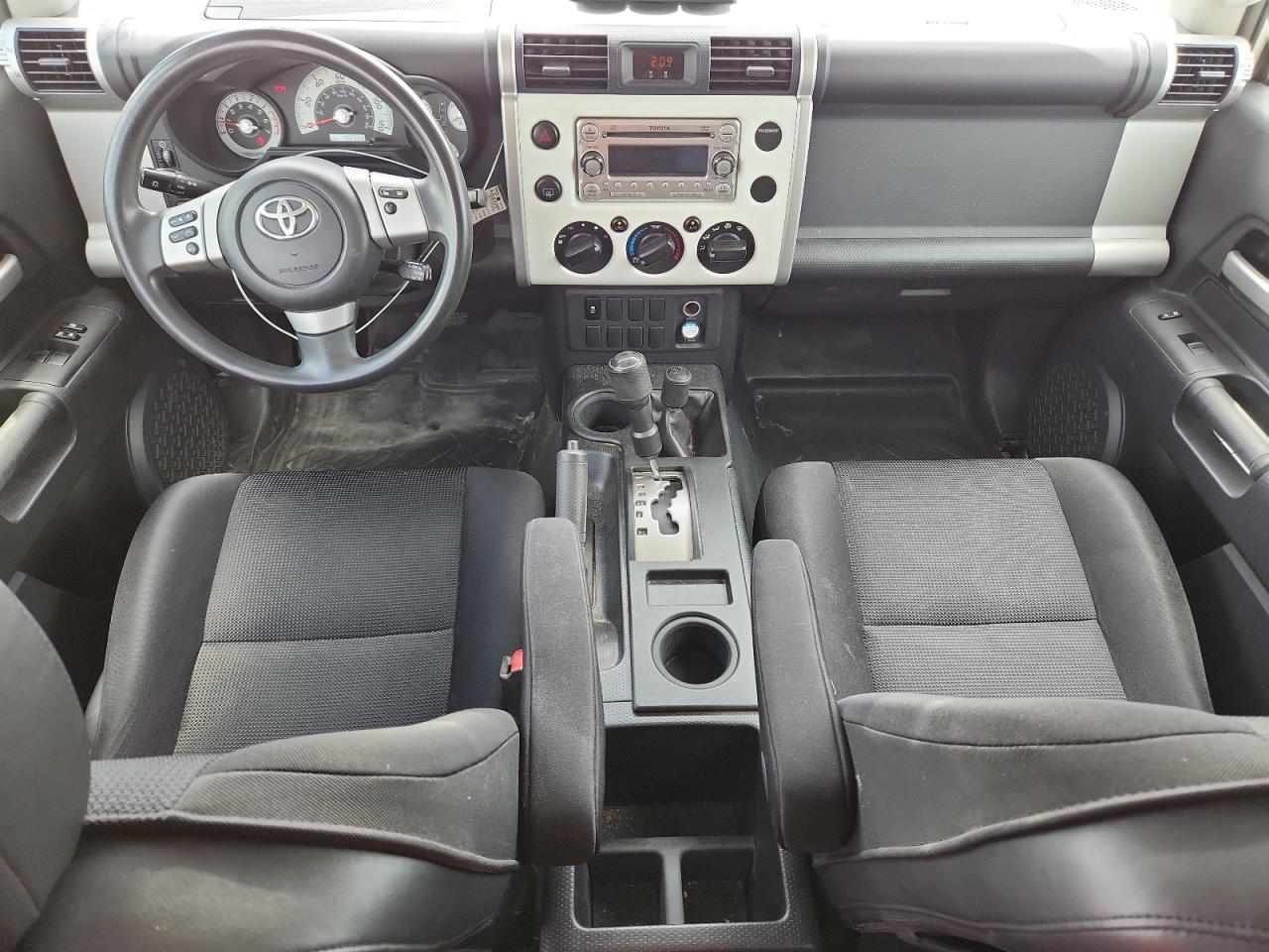 2014 Toyota Fj Cruiser Base Белый vin: JTEBU4BF6EK189167