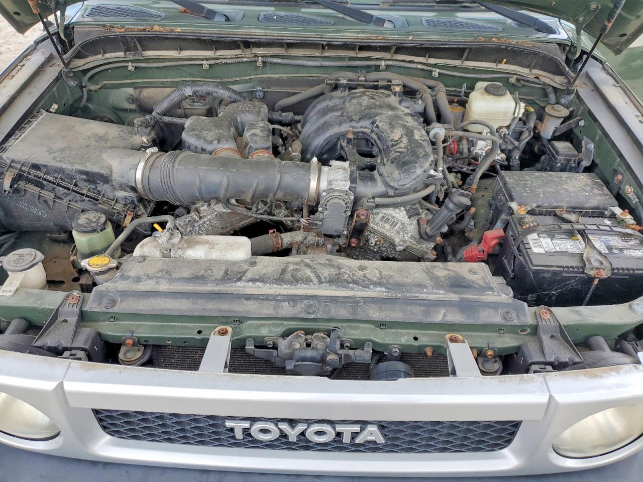 2010 Toyota Fj Cruiser Base Green vin: JTEBU4BF7AK083580