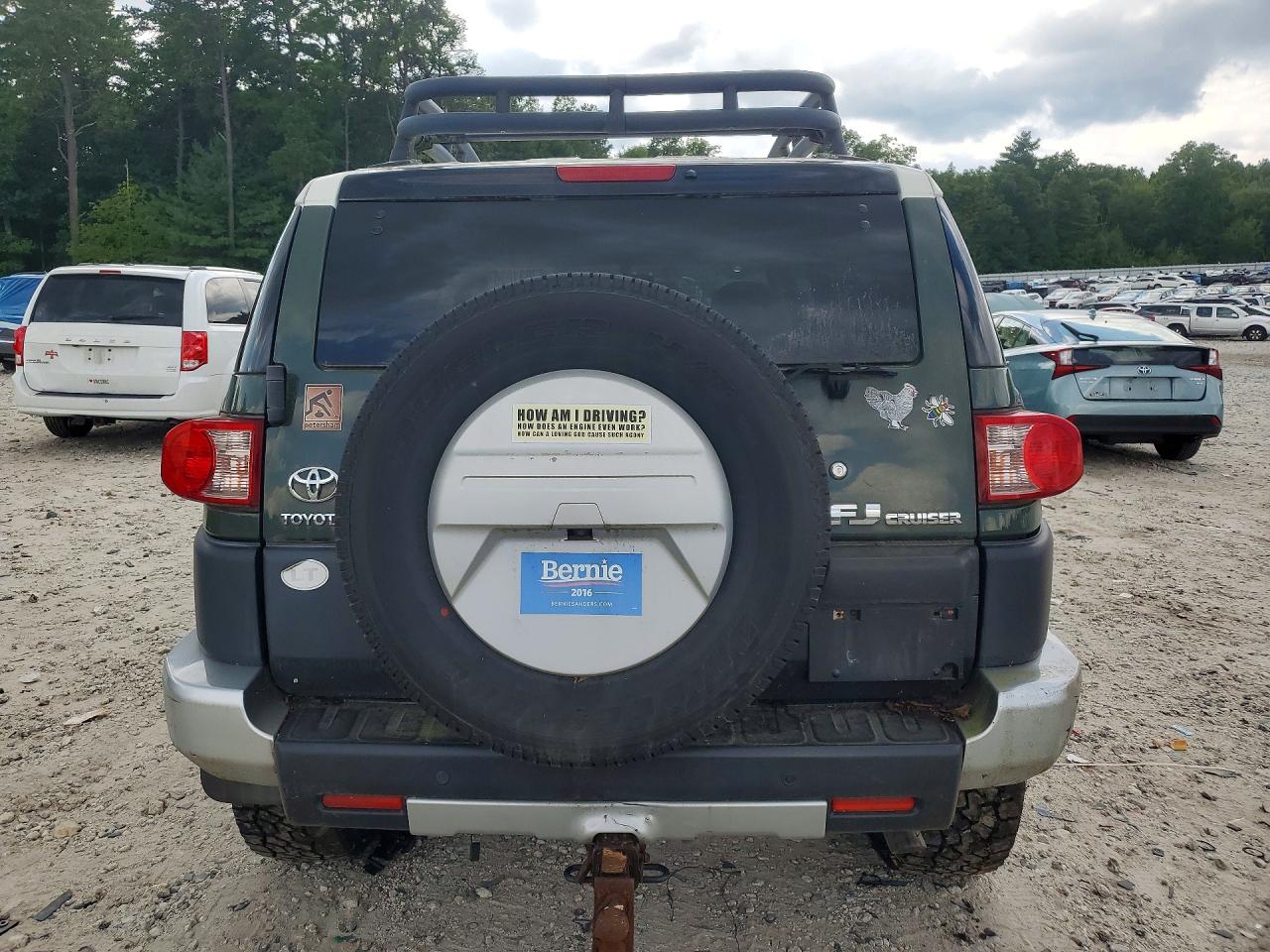 2010 Toyota Fj Cruiser Base Green vin: JTEBU4BF7AK083580