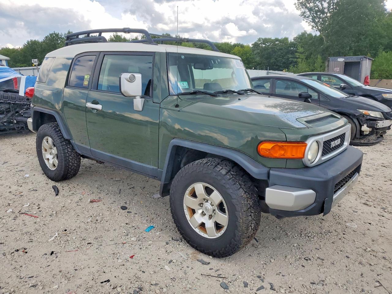 2010 Toyota Fj Cruiser Base Green vin: JTEBU4BF7AK083580