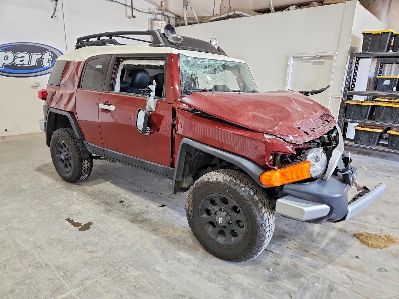 2011 Toyota Fj Cruiser Base Maroon vin: JTEBU4BF7BK105546