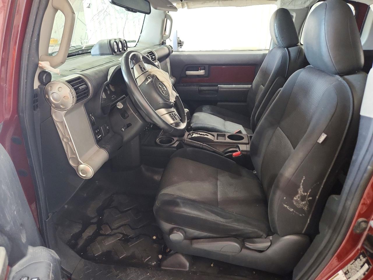 2011 Toyota Fj Cruiser Base Maroon vin: JTEBU4BF7BK105546
