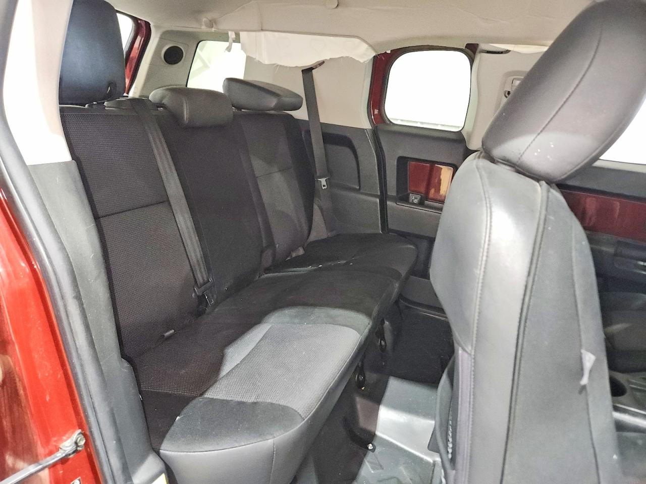 2011 Toyota Fj Cruiser Base Maroon vin: JTEBU4BF7BK105546