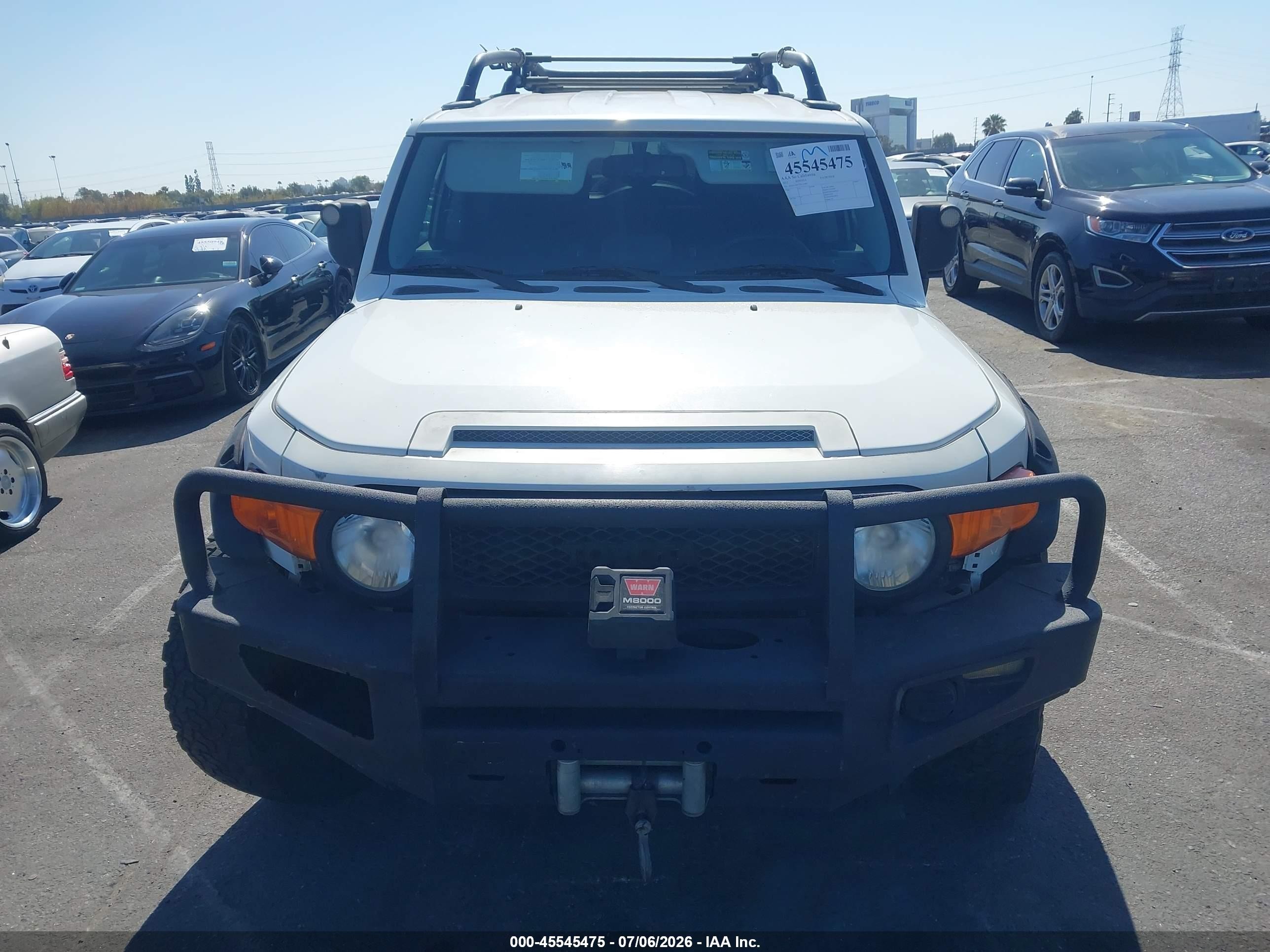 2012 Toyota Fj Cruiser   Белый vin: JTEBU4BF7CK121893