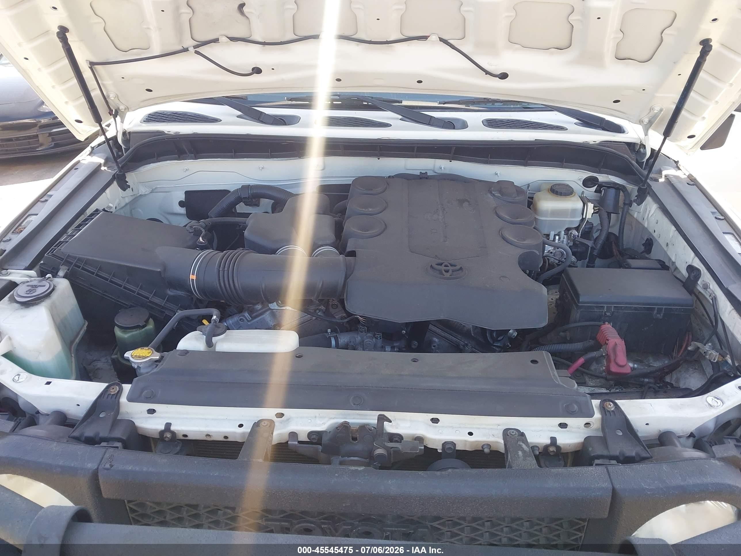 2012 Toyota Fj Cruiser   Белый vin: JTEBU4BF7CK121893