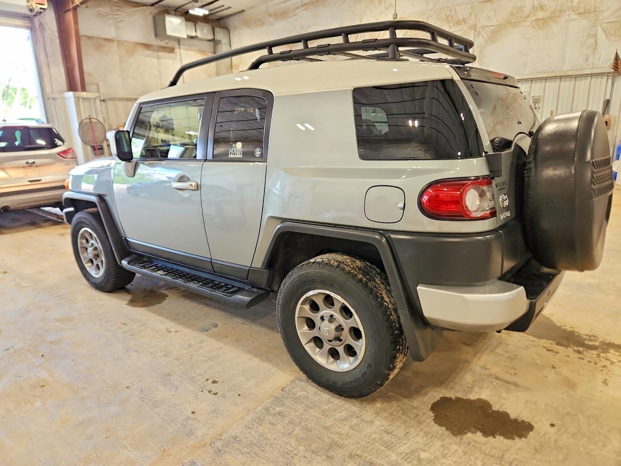 2012 Toyota Fj Cruiser Base Silver vin: JTEBU4BF7CK135566