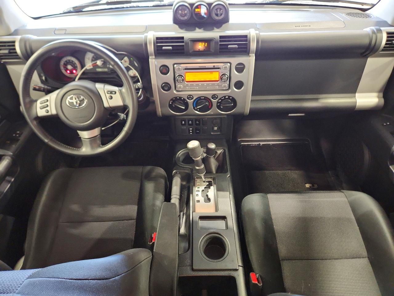 2012 Toyota Fj Cruiser Base Silver vin: JTEBU4BF7CK135566