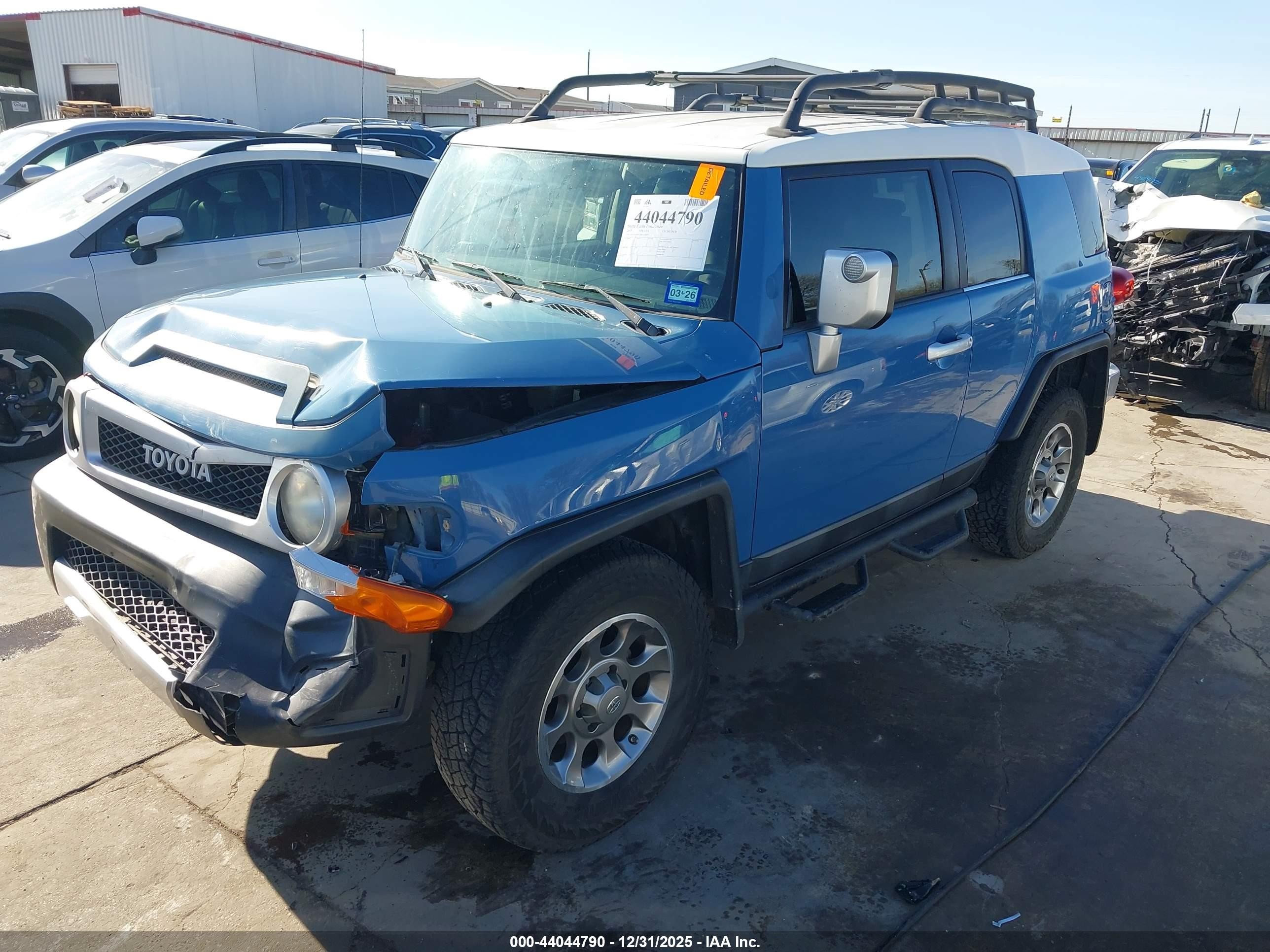 2013 Toyota Fj Cruiser   Blue vin: JTEBU4BF7DK162879