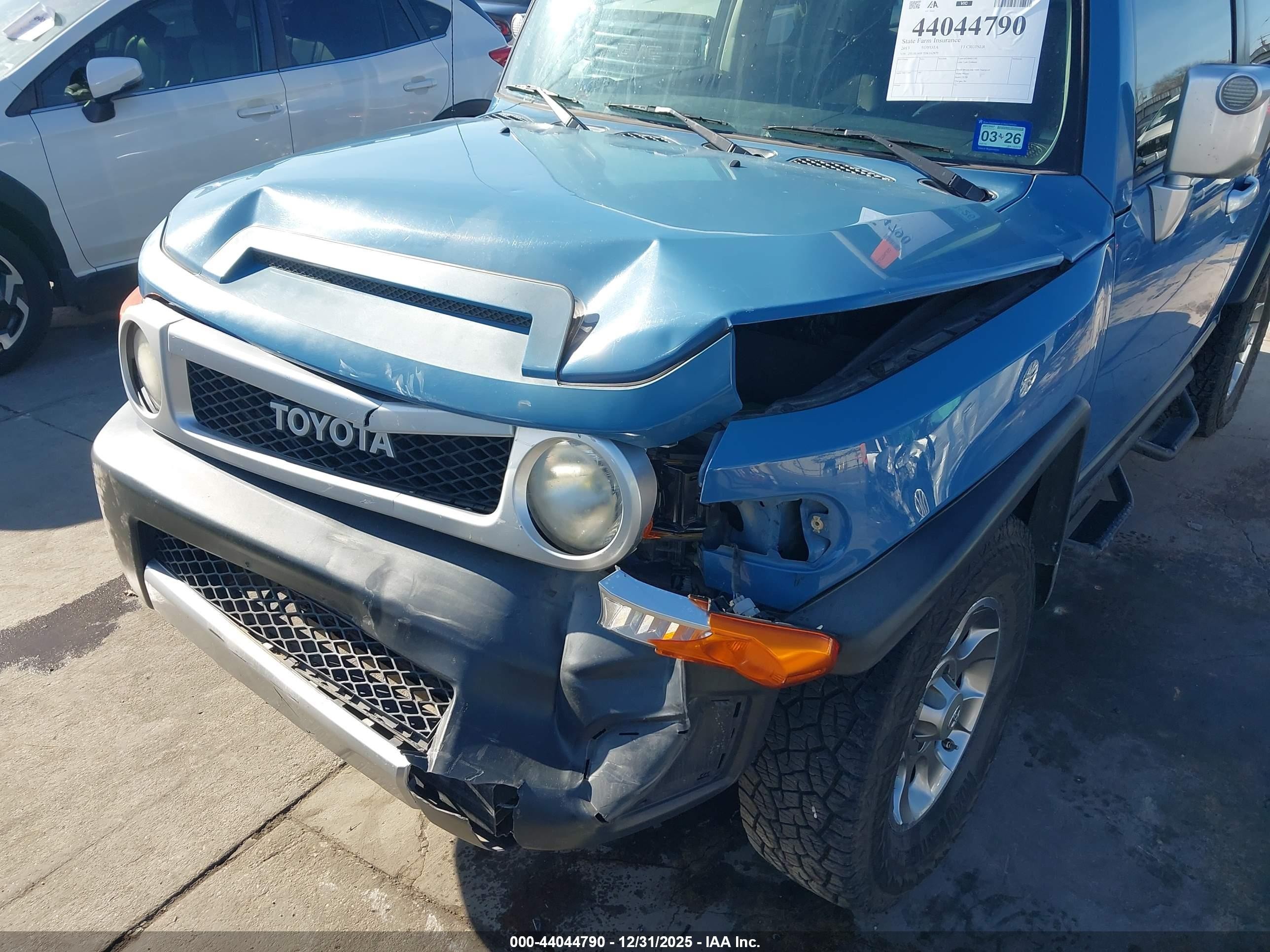 2013 Toyota Fj Cruiser   Blue vin: JTEBU4BF7DK162879