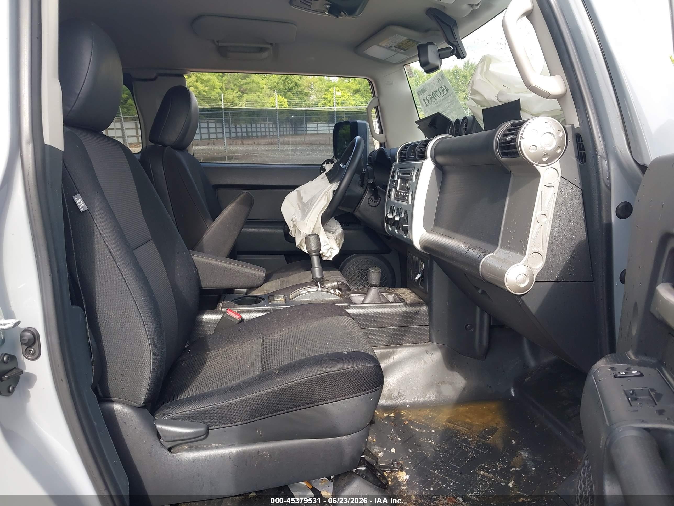 2014 Toyota Fj Cruiser   Gray vin: JTEBU4BF7EK206414