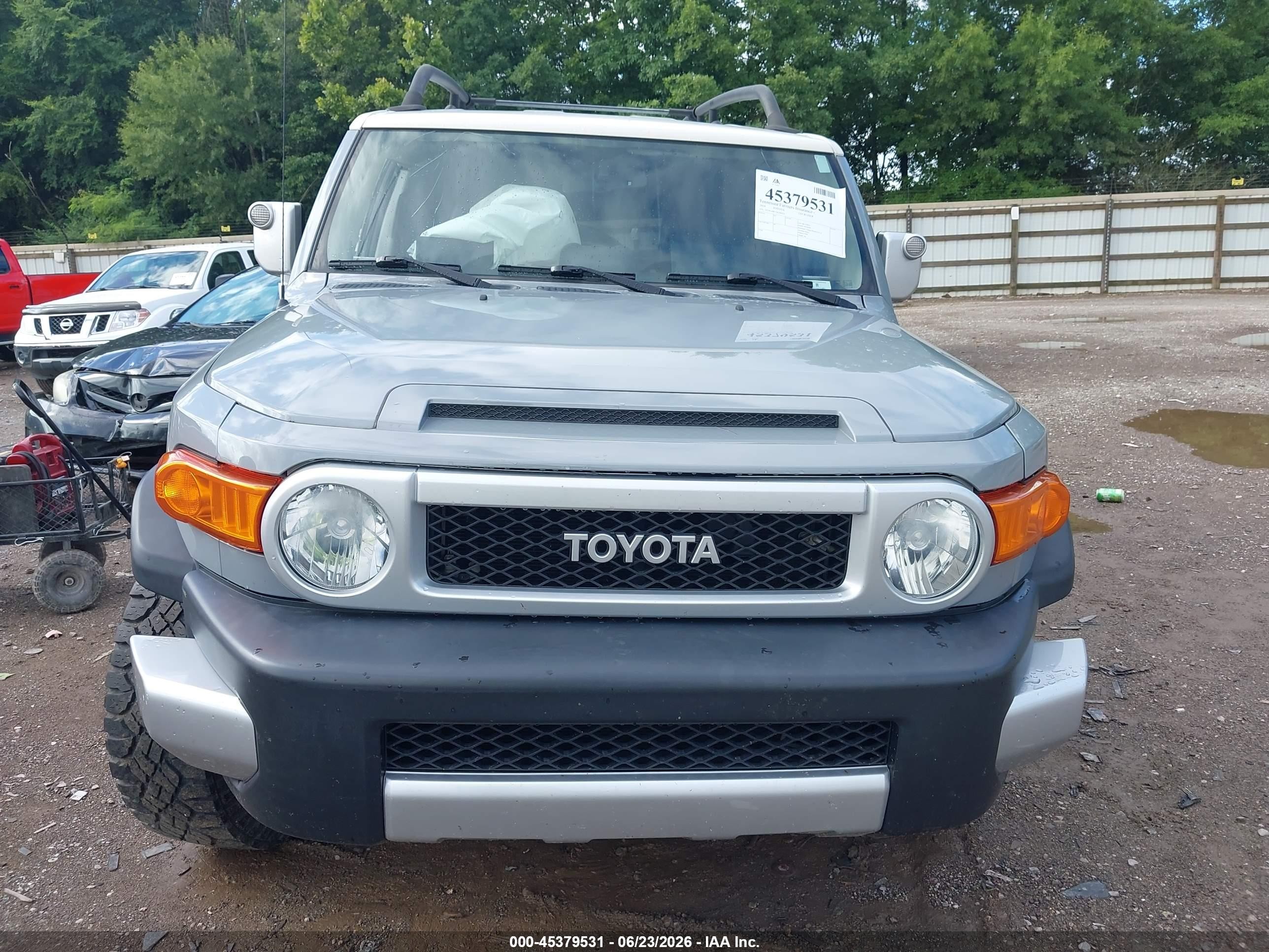 2014 Toyota Fj Cruiser   Gray vin: JTEBU4BF7EK206414