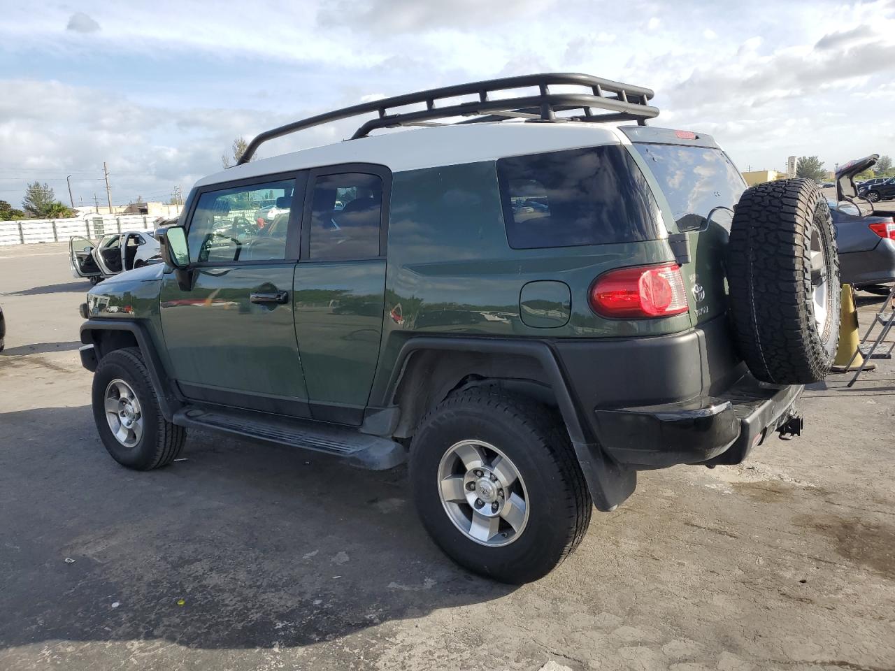 2010 Toyota Fj Cruiser Green vin: JTEBU4BF8AK070028