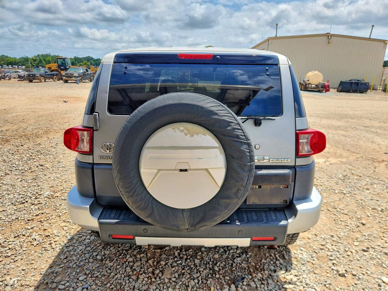 2010 Toyota Fj Cruiser Base Silver vin: JTEBU4BF8AK077609