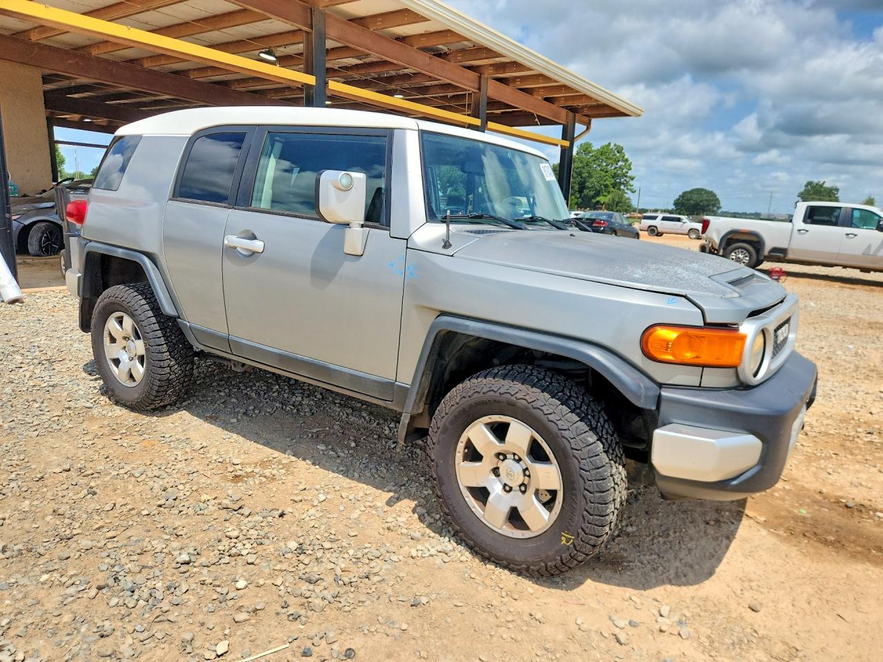 2010 Toyota Fj Cruiser Base Silver vin: JTEBU4BF8AK077609