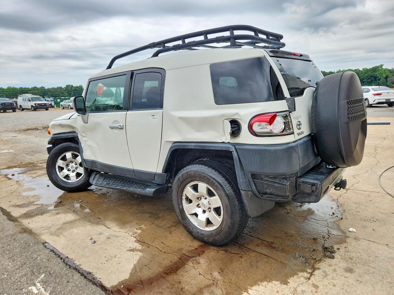 2010 Toyota Fj Cruiser Base Beige vin: JTEBU4BF8AK080235