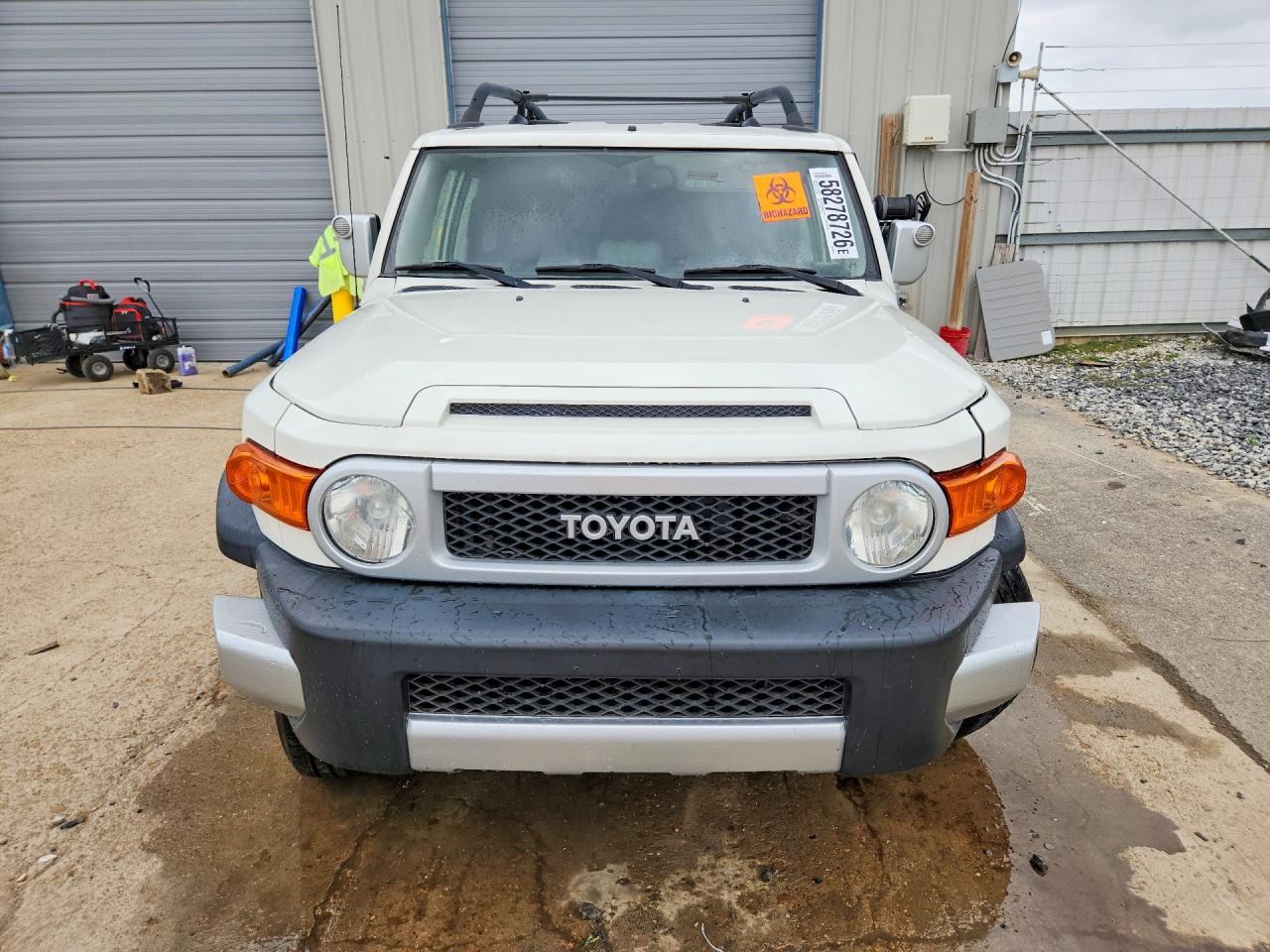 2010 Toyota Fj Cruiser Base Beige vin: JTEBU4BF8AK080235