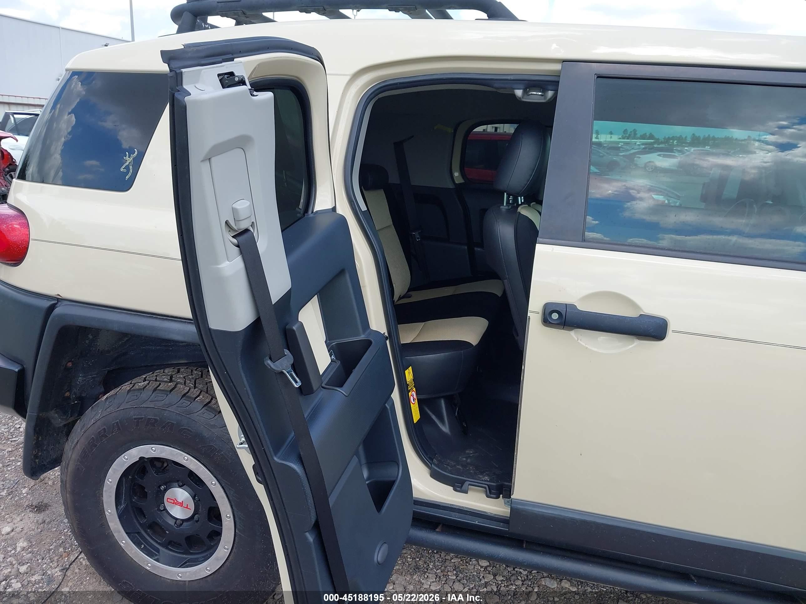 2010 Toyota Fj Cruiser   Brown vin: JTEBU4BF8AK093812