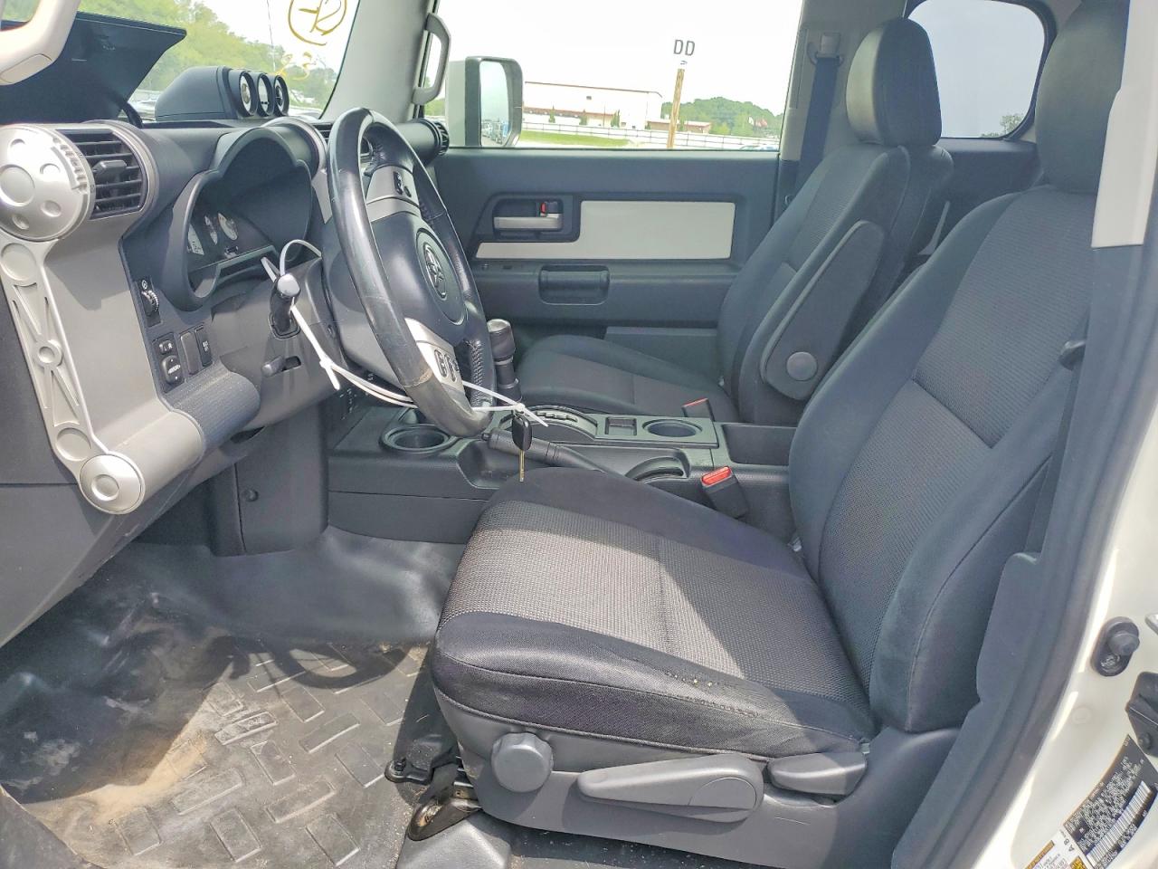 2012 Toyota Fj Cruiser Base Белый vin: JTEBU4BF8CK136189
