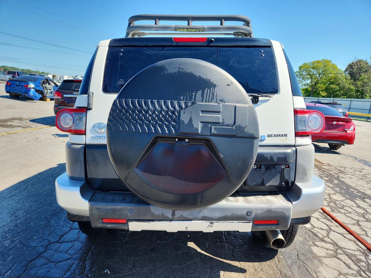 2012 Toyota Fj Cruiser Base Белый vin: JTEBU4BF8CK136189