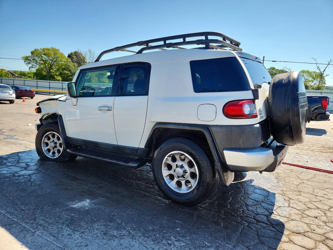2012 Toyota Fj Cruiser Base Белый vin: JTEBU4BF8CK136189
