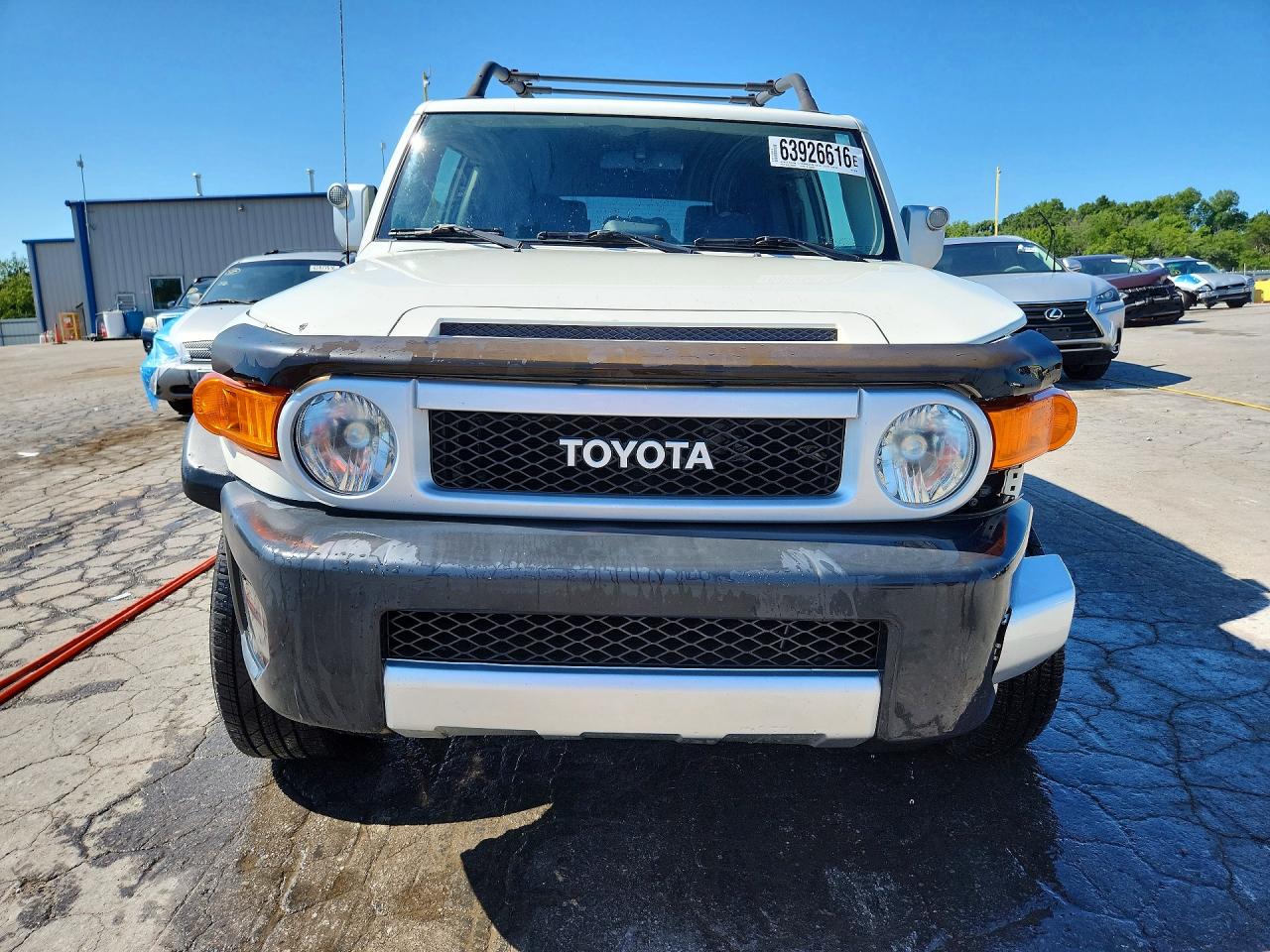 2012 Toyota Fj Cruiser Base Белый vin: JTEBU4BF8CK136189