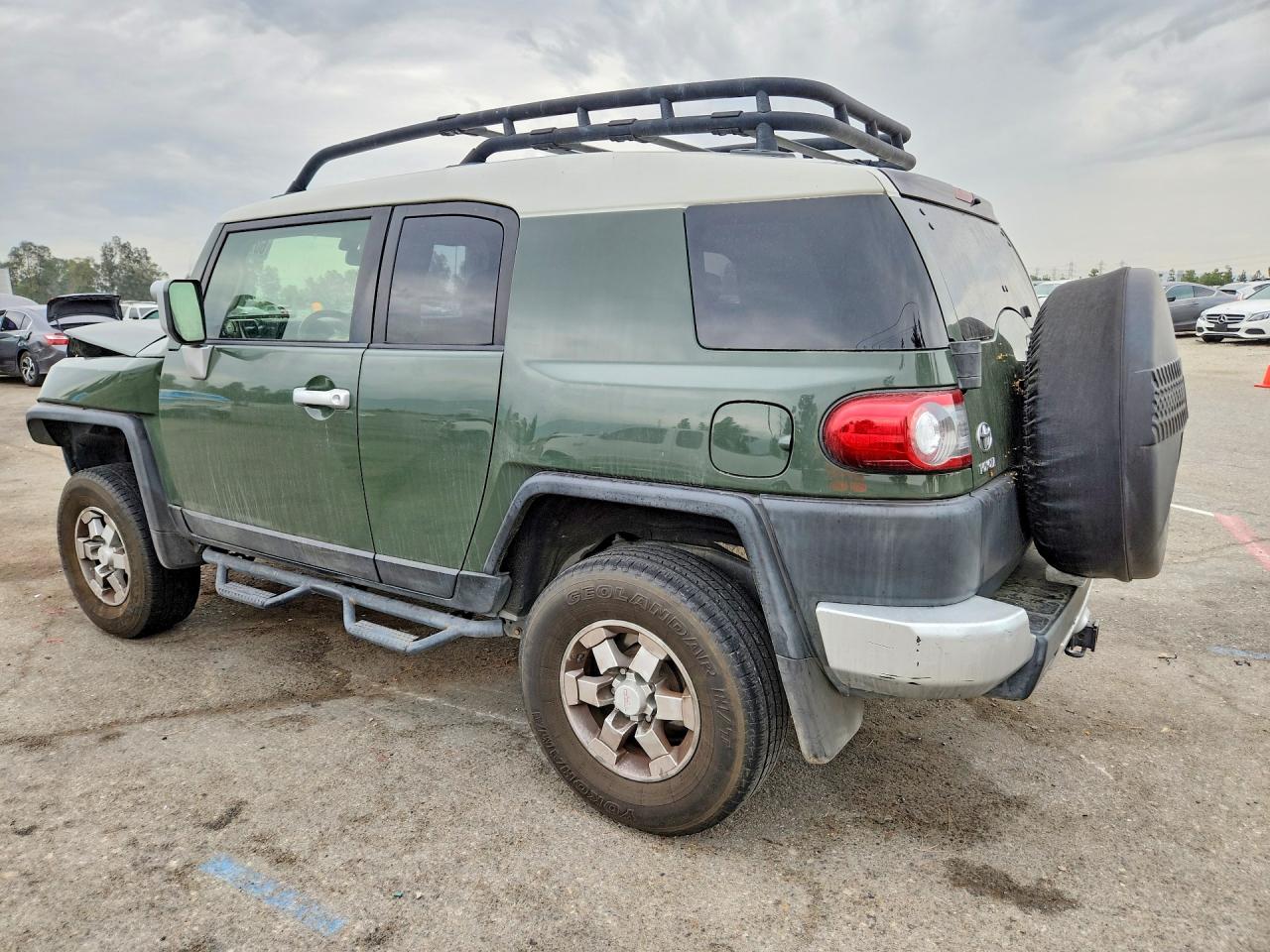 2012 Toyota Fj Cruiser Base Green vin: JTEBU4BF8CK145121