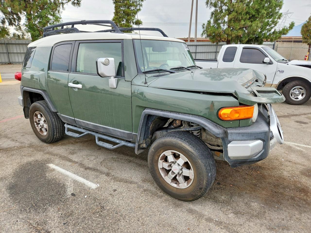 2012 Toyota Fj Cruiser Base Green vin: JTEBU4BF8CK145121