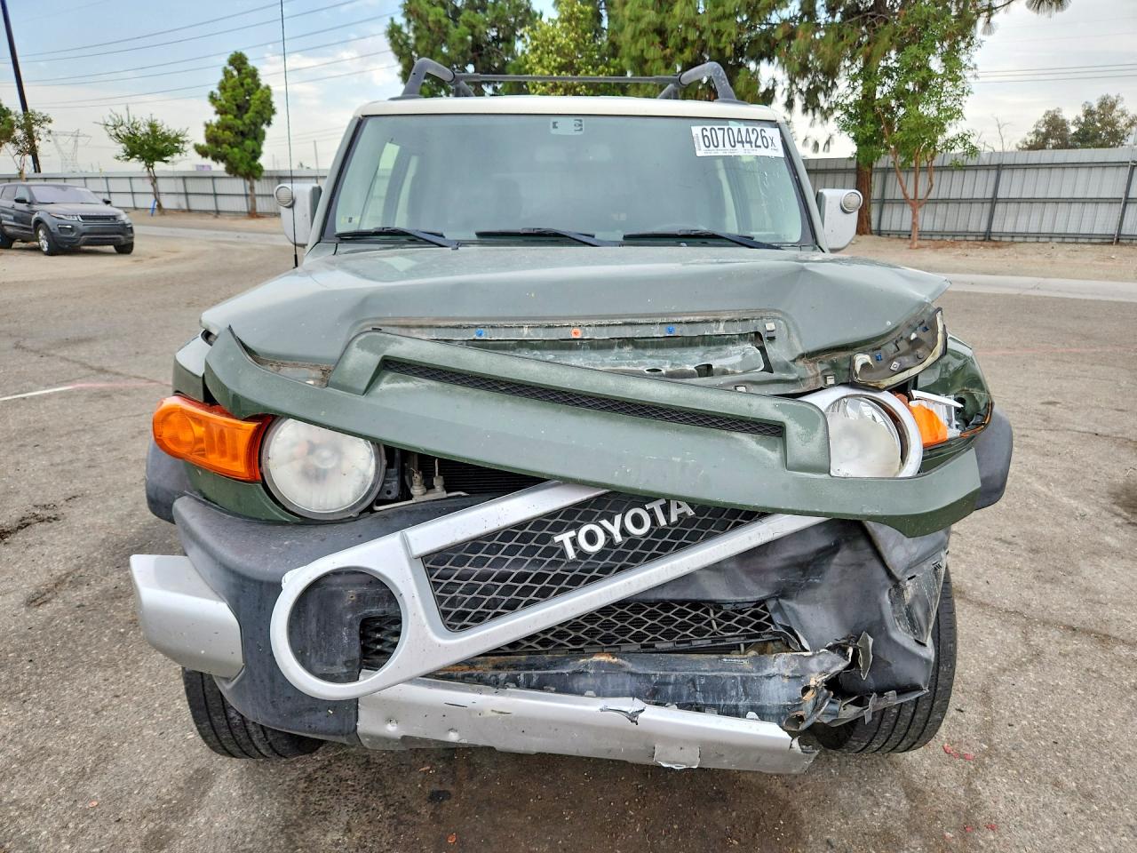 2012 Toyota Fj Cruiser Base Green vin: JTEBU4BF8CK145121