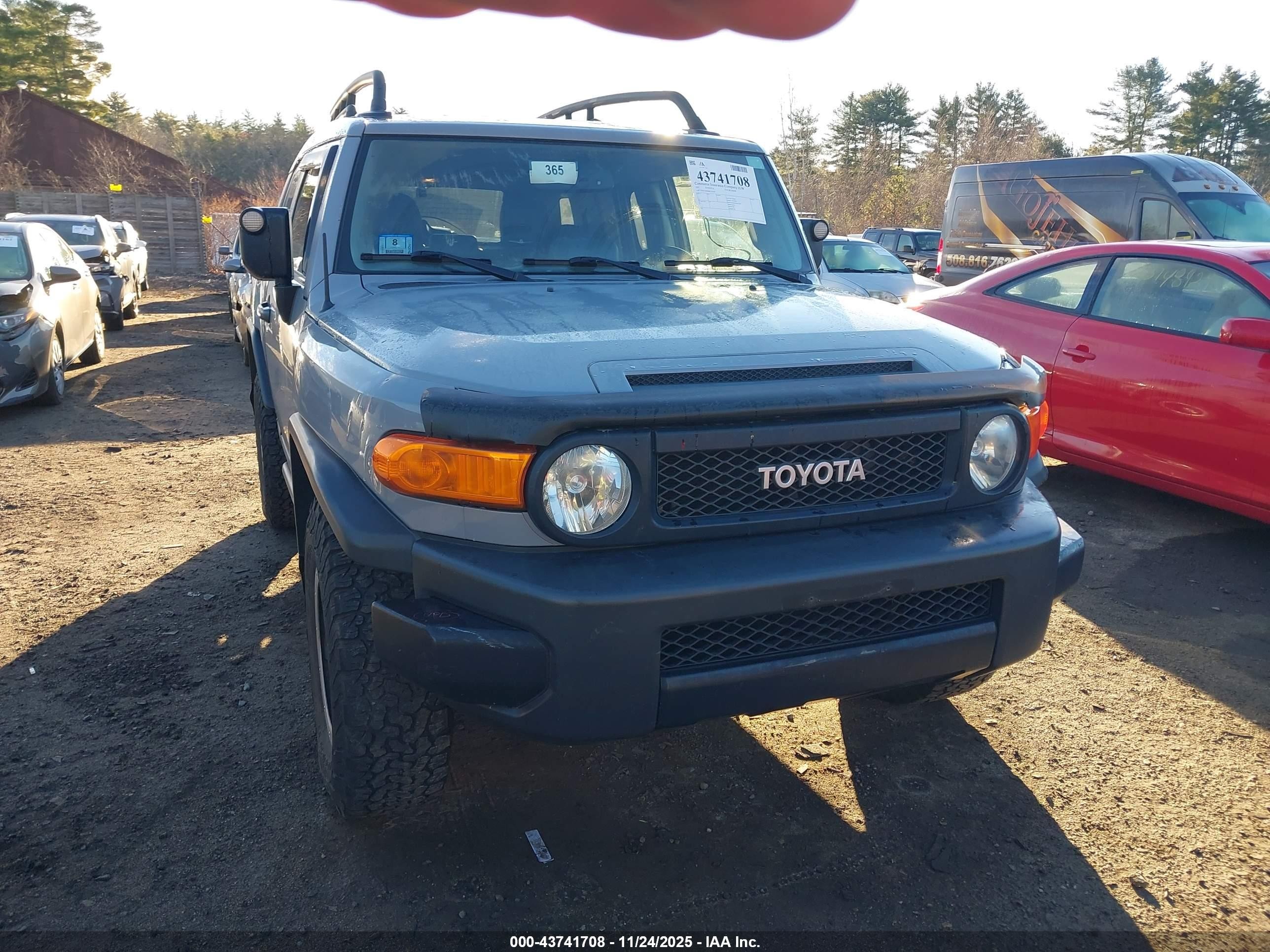 2013 Toyota Fj Cruiser   Gray vin: JTEBU4BF8DK155438