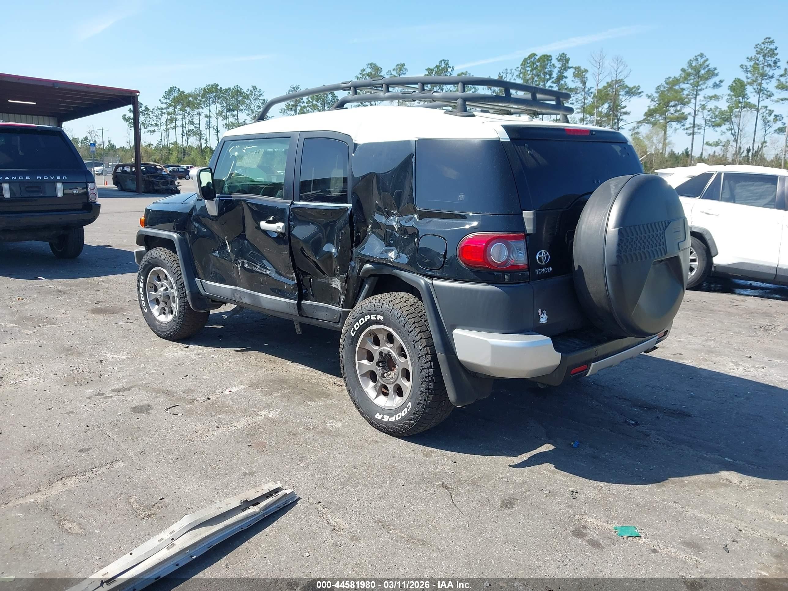 2013 Toyota Fj Cruiser   Black vin: JTEBU4BF8DK169016