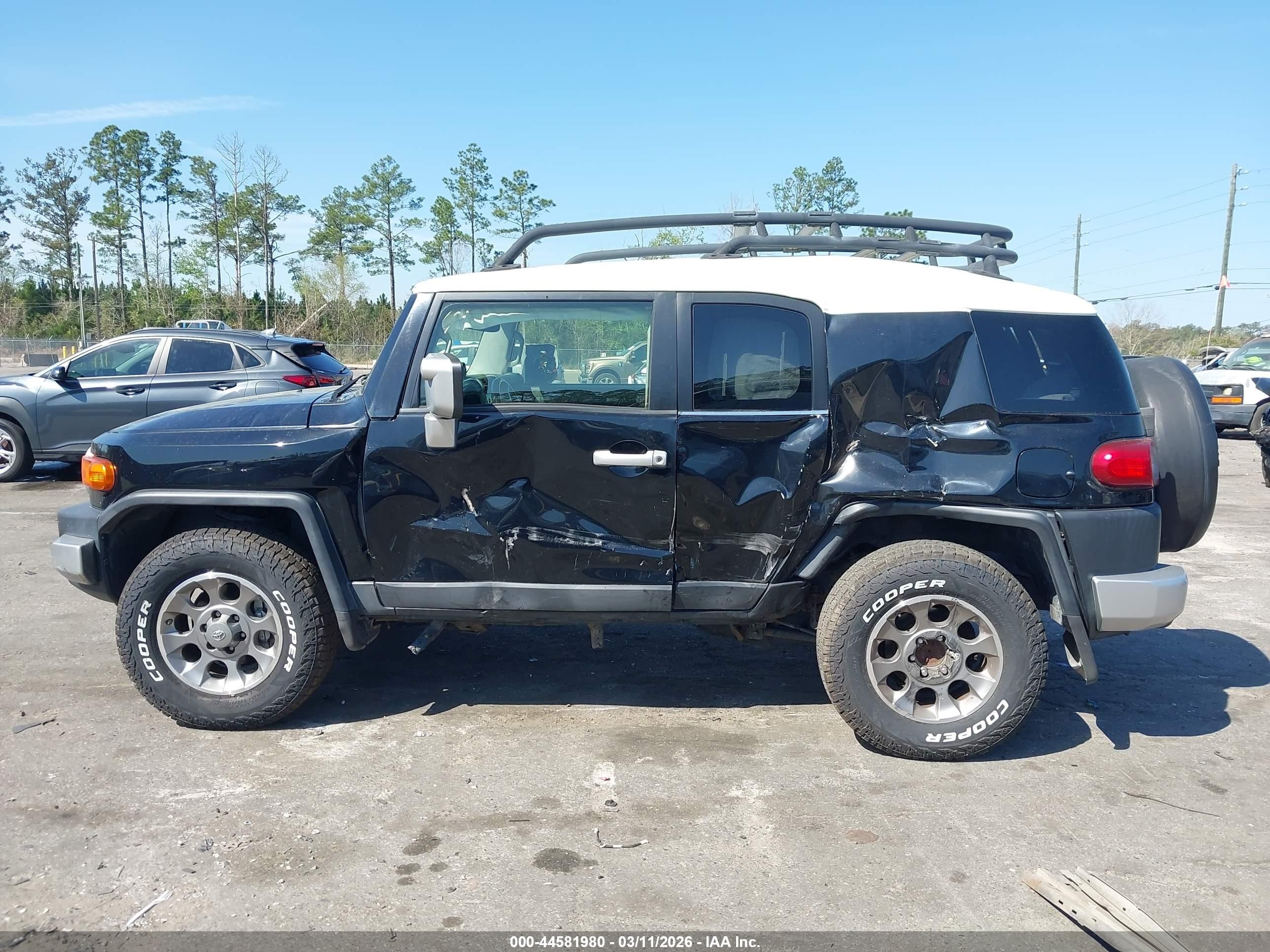 2013 Toyota Fj Cruiser   Black vin: JTEBU4BF8DK169016