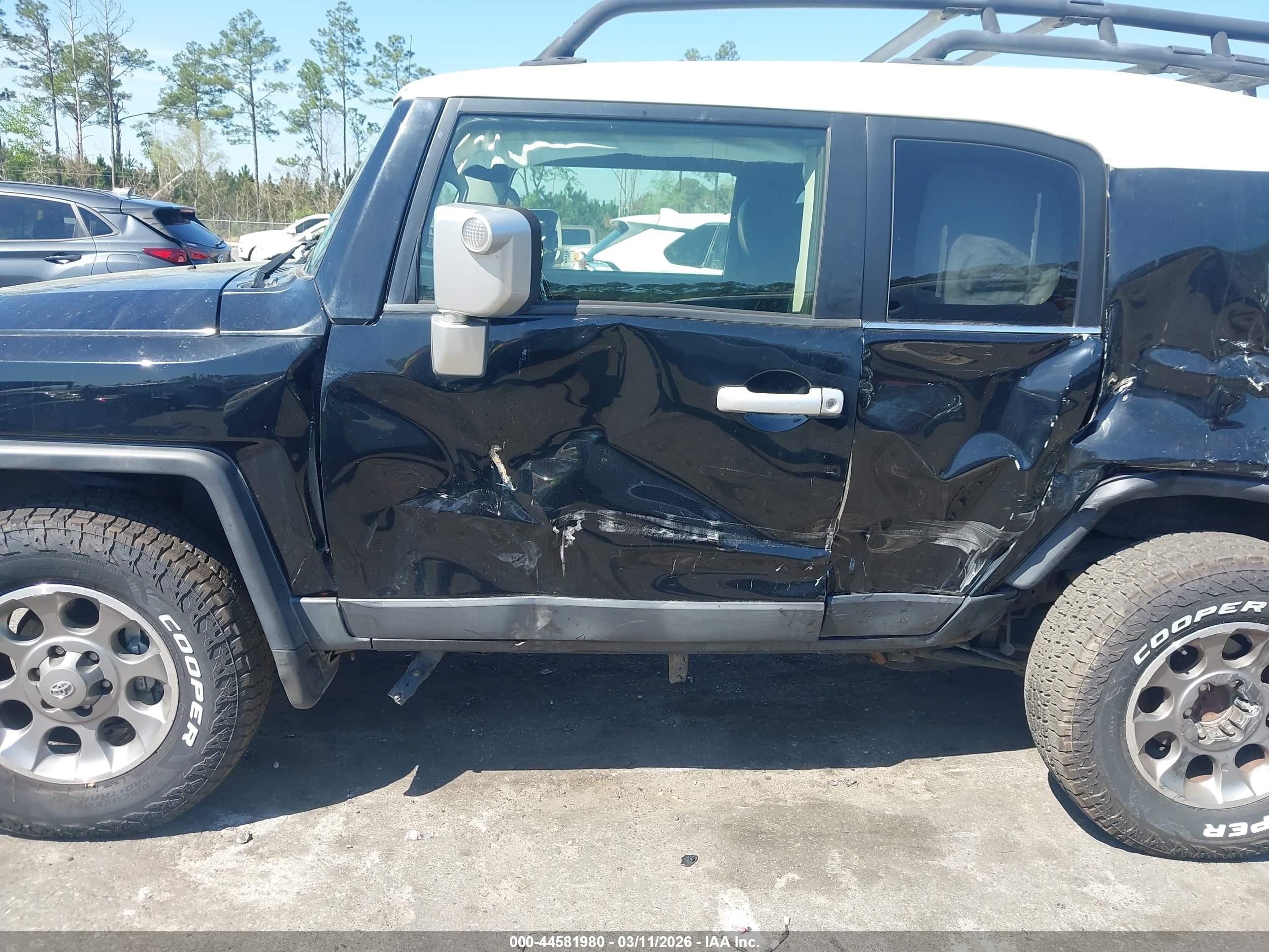 2013 Toyota Fj Cruiser   Black vin: JTEBU4BF8DK169016
