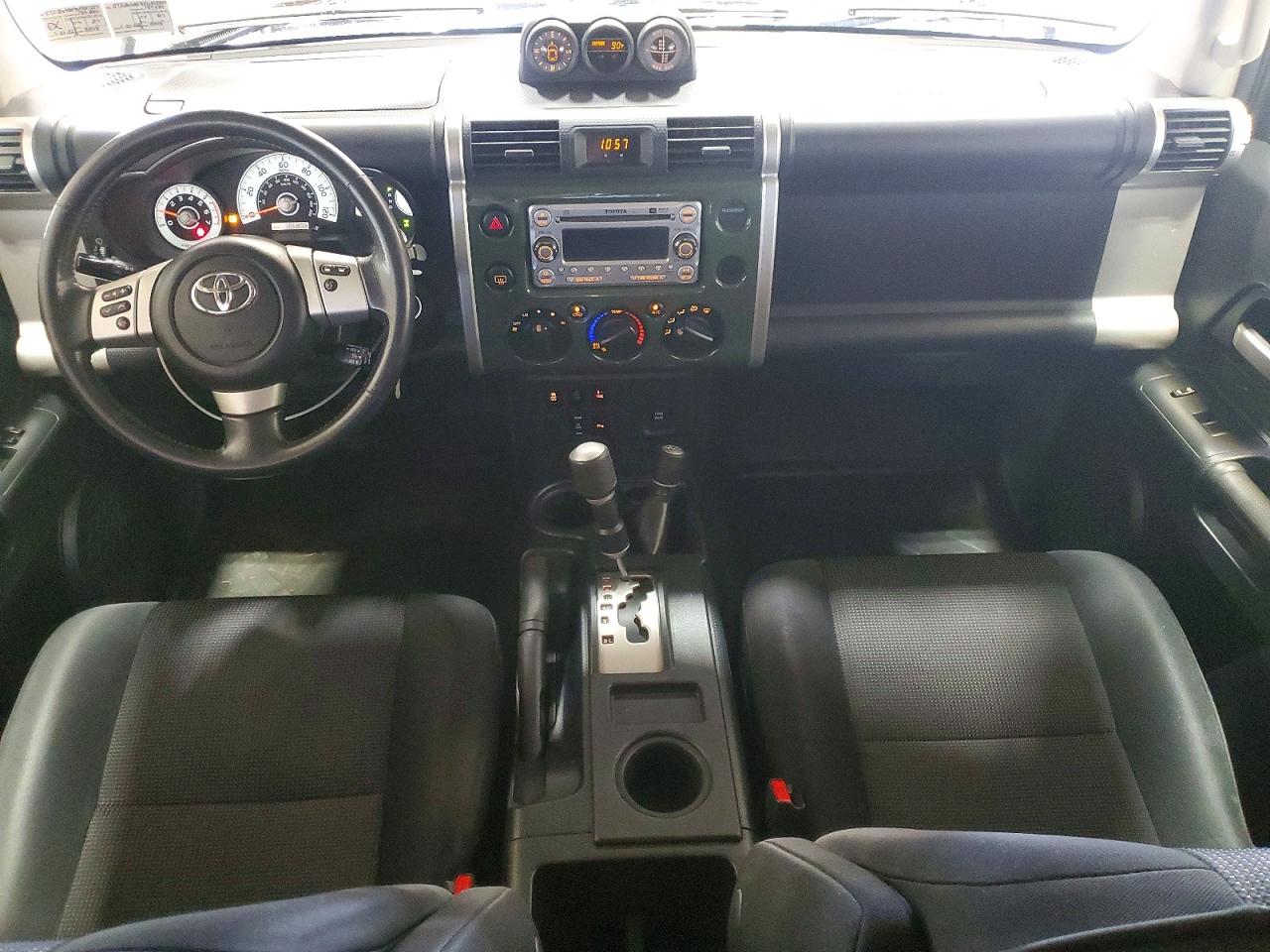 2014 Toyota Fj Cruiser Base Green vin: JTEBU4BF8EK193334