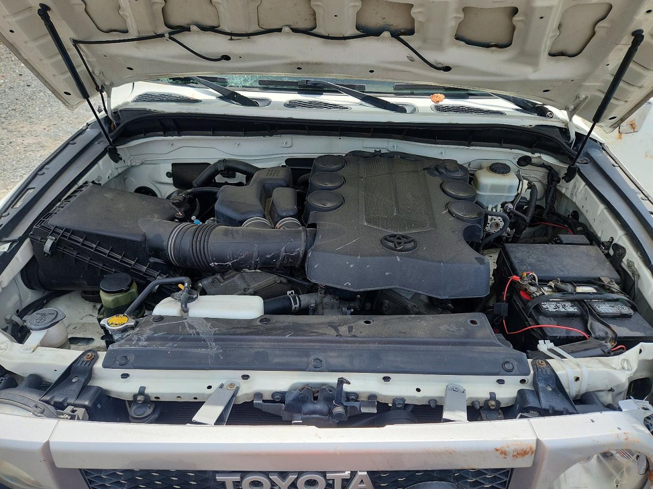 2011 Toyota Fj Cruiser Base White vin: JTEBU4BF9BK103183