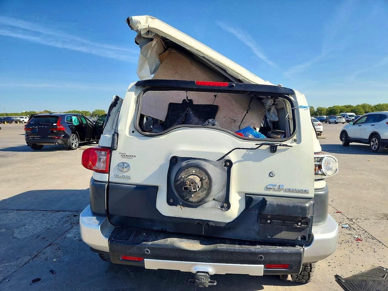 2011 Toyota Fj Cruiser Base Белый vin: JTEBU4BF9BK115978